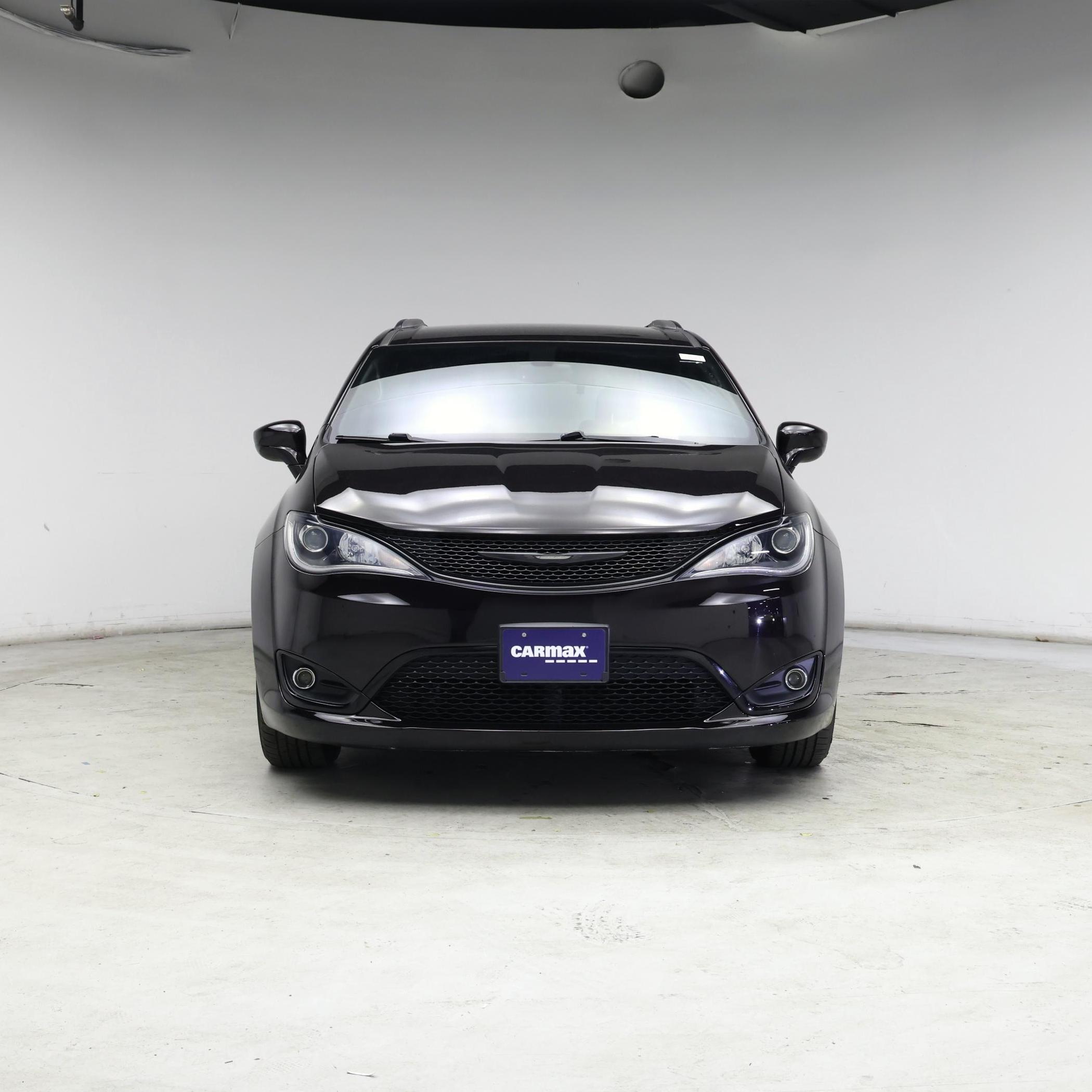 Thumbnail: 2018 Chrysler Pacifica - 5