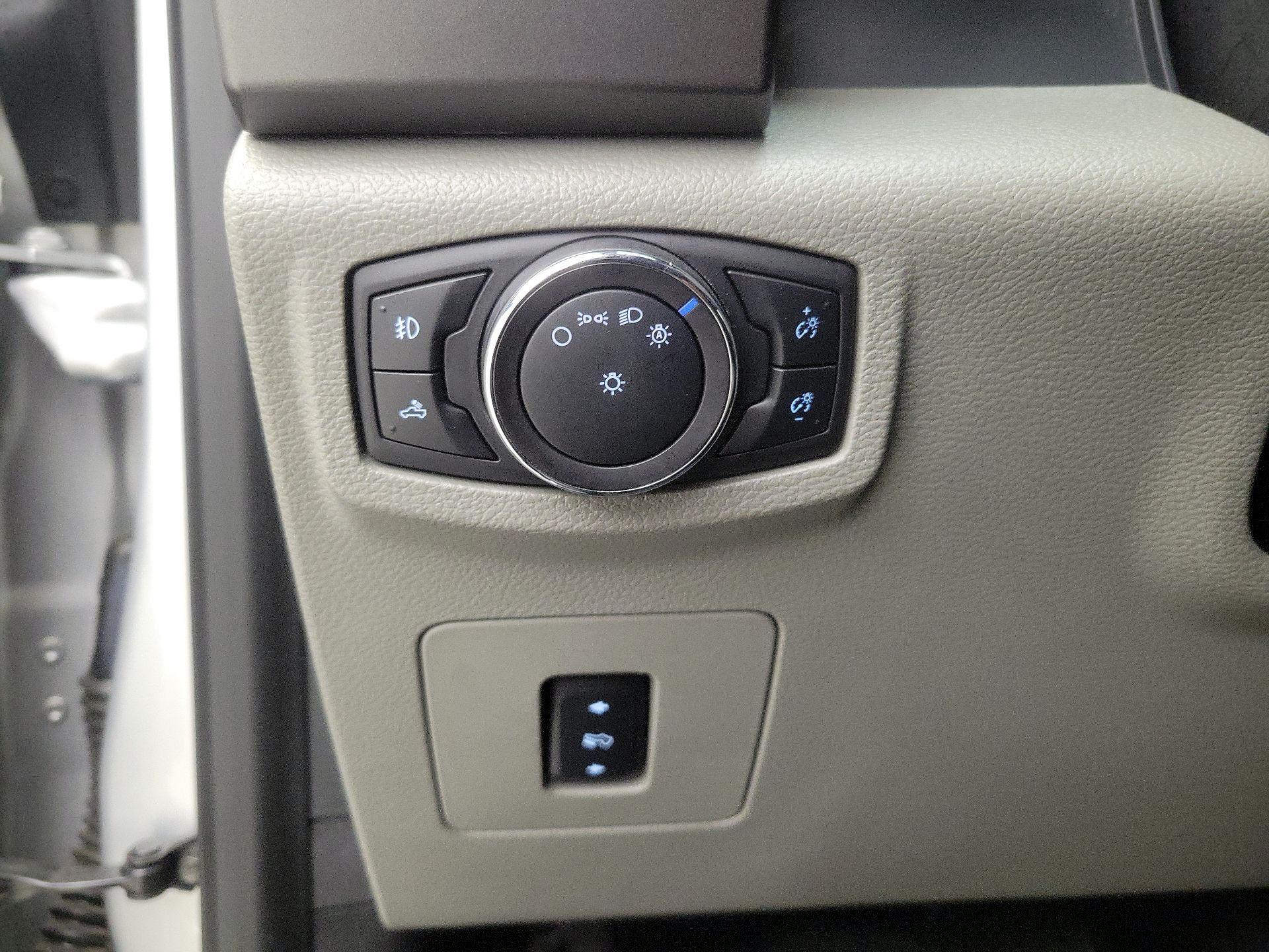 Thumbnail: 2015 Ford F-150 - 13