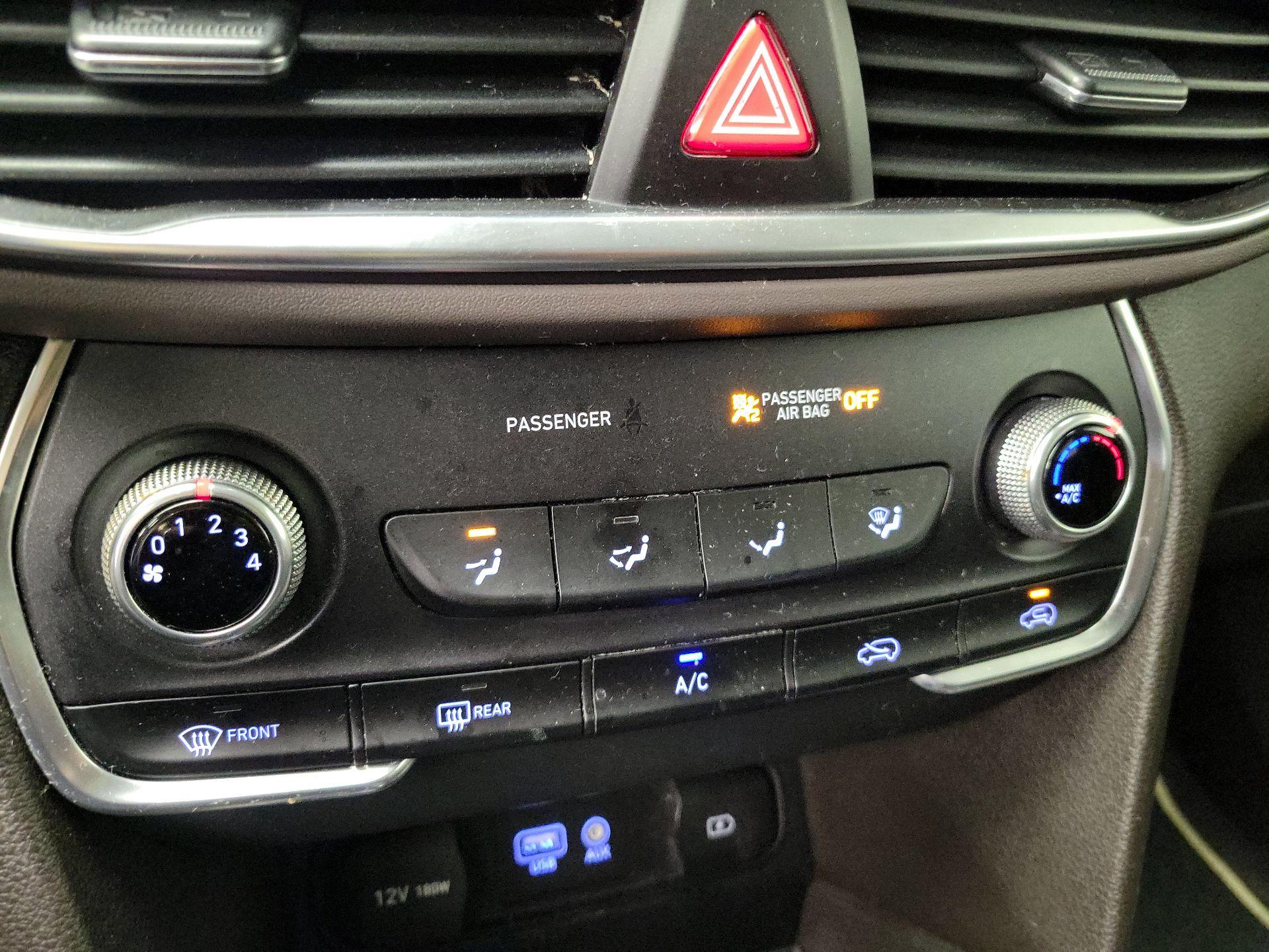 Thumbnail: 2019 Hyundai Santa Fe - 16