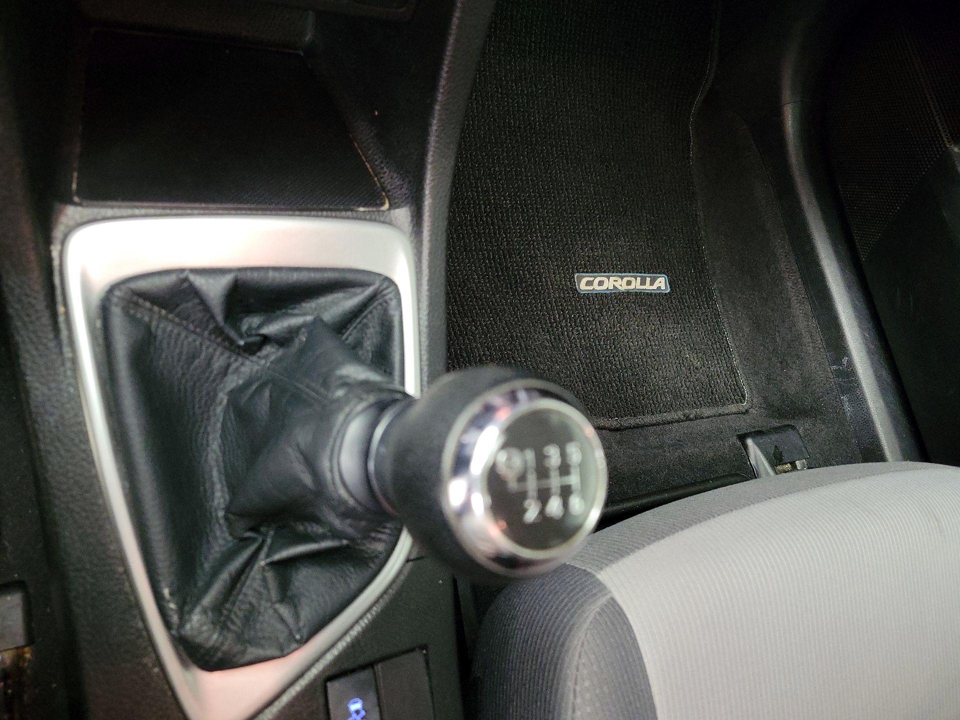 Thumbnail: 2016 Toyota Corolla - 16