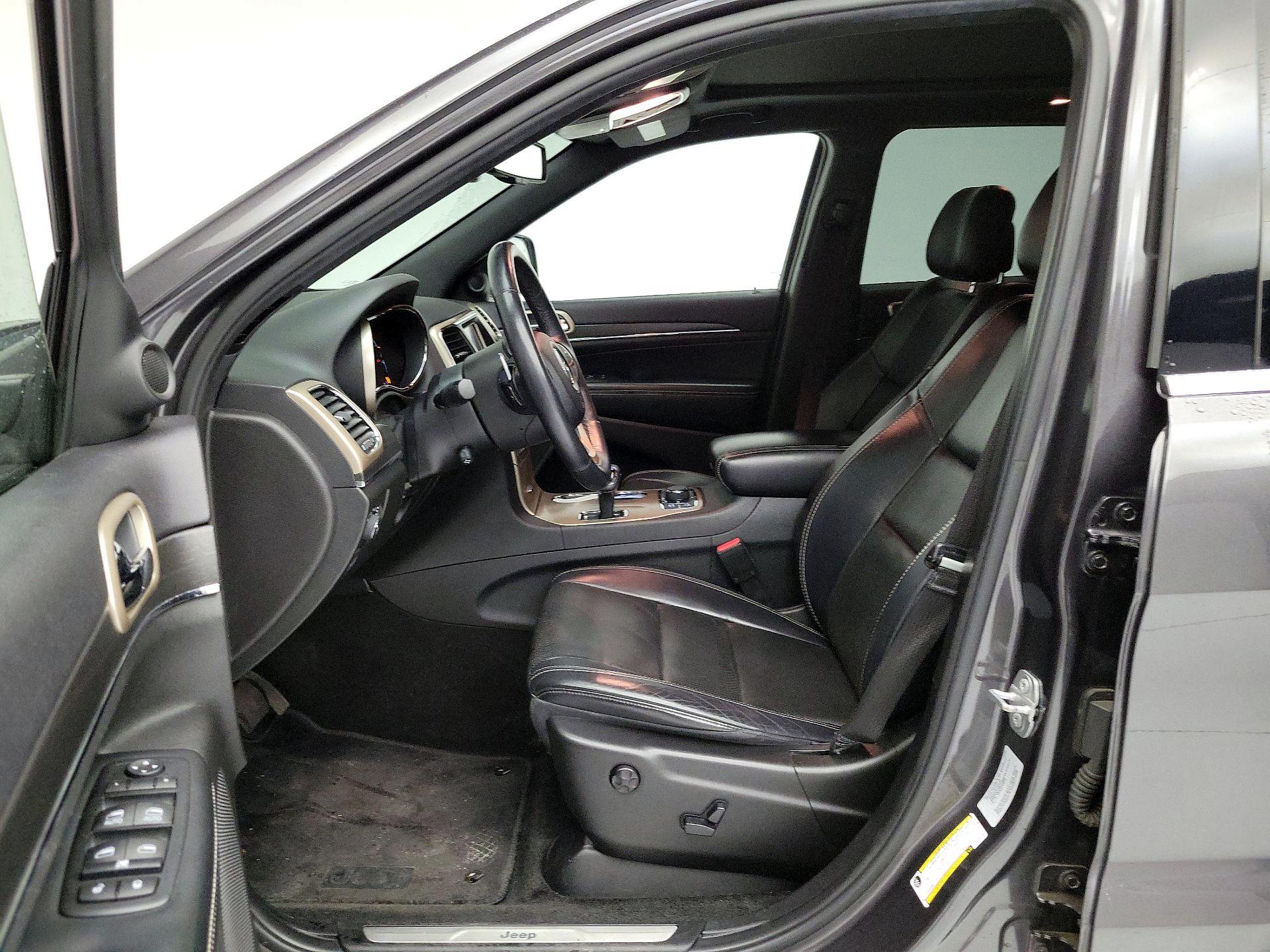 Thumbnail: 2015 Jeep Grand Cherokee - 11