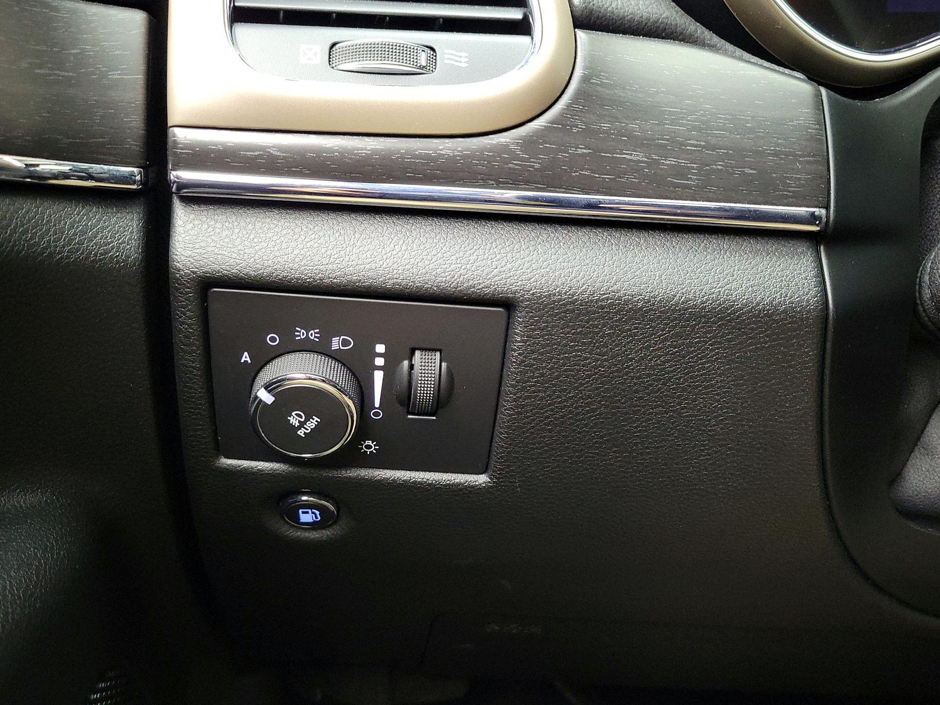 Thumbnail: 2015 Jeep Grand Cherokee - 13