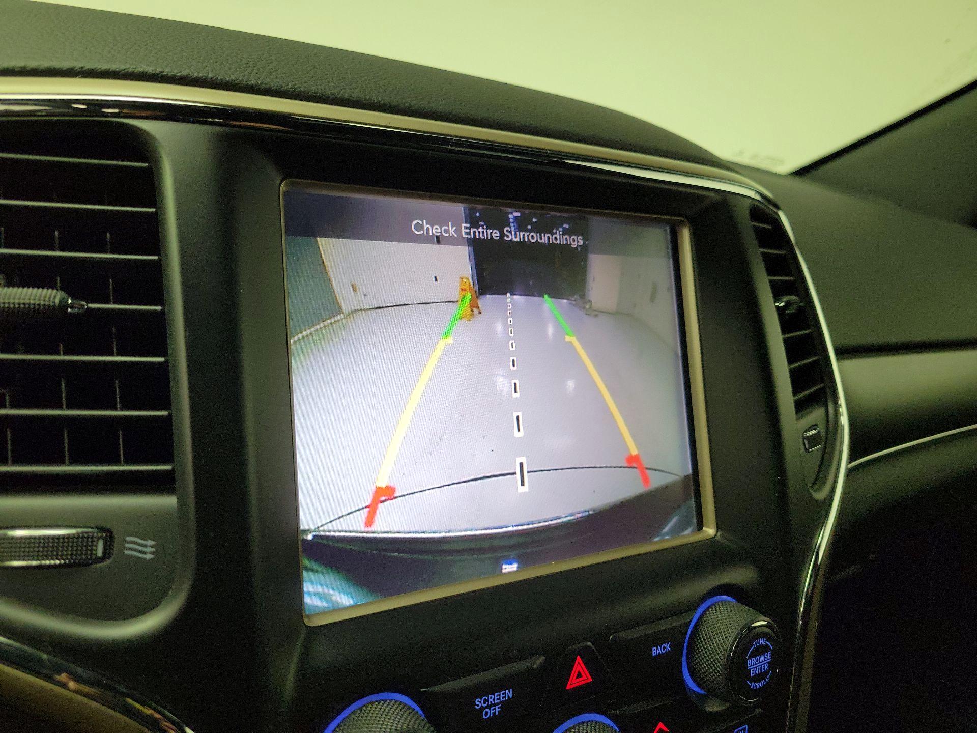 Thumbnail: 2015 Jeep Grand Cherokee - 14