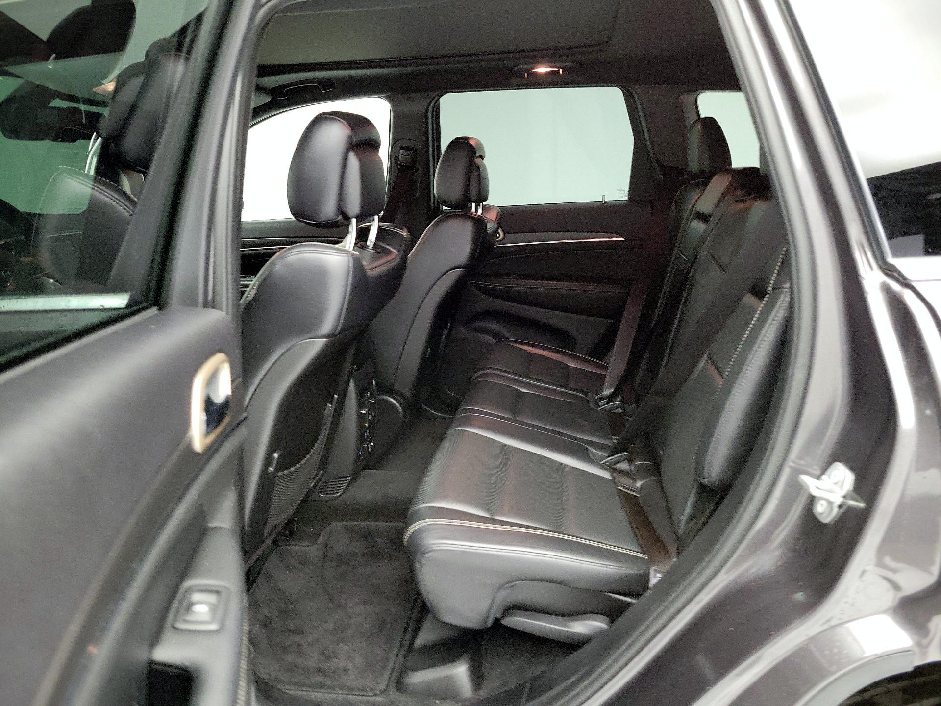 Thumbnail: 2015 Jeep Grand Cherokee - 20