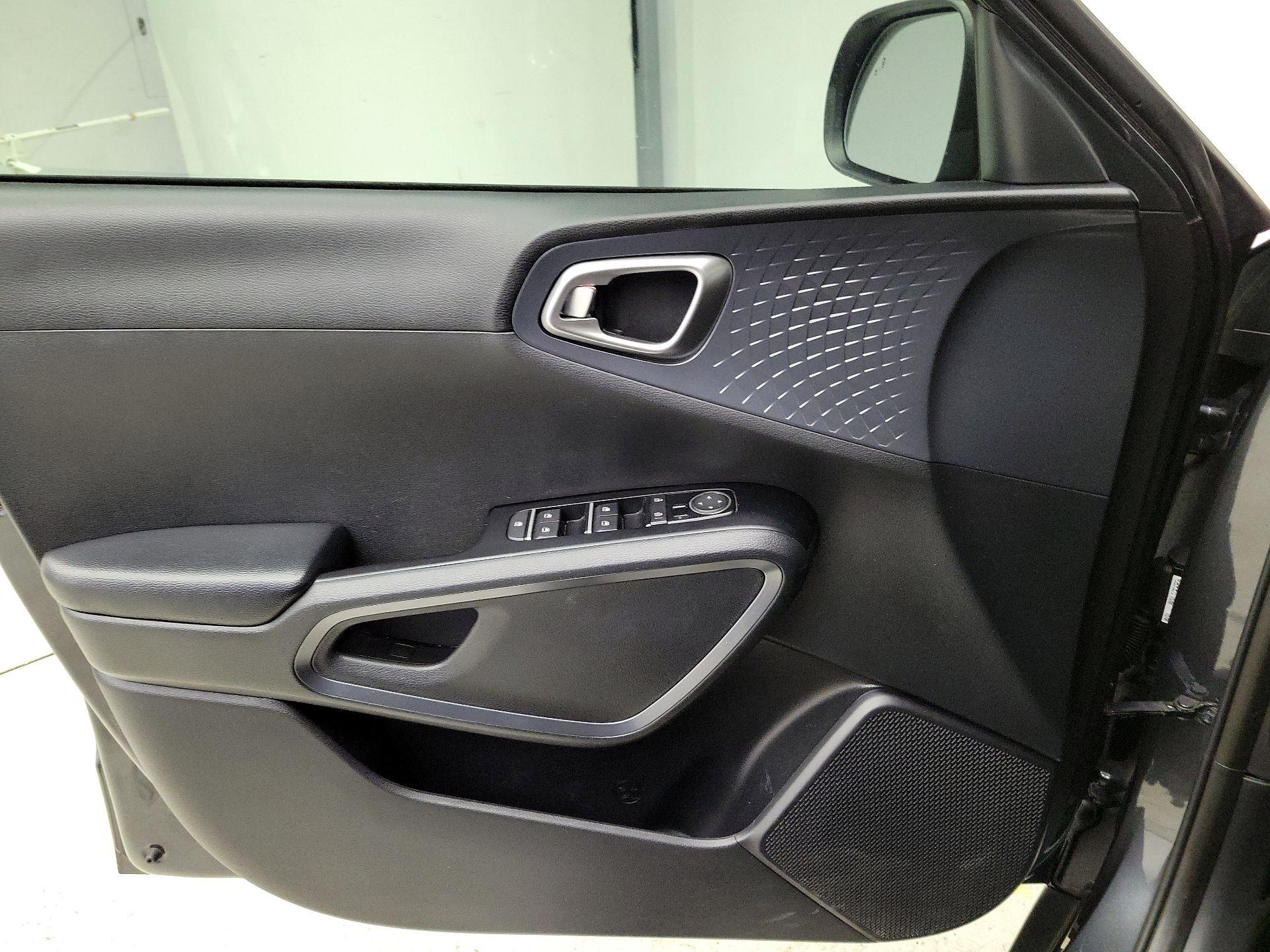 Thumbnail: 2020 Kia Soul - 12