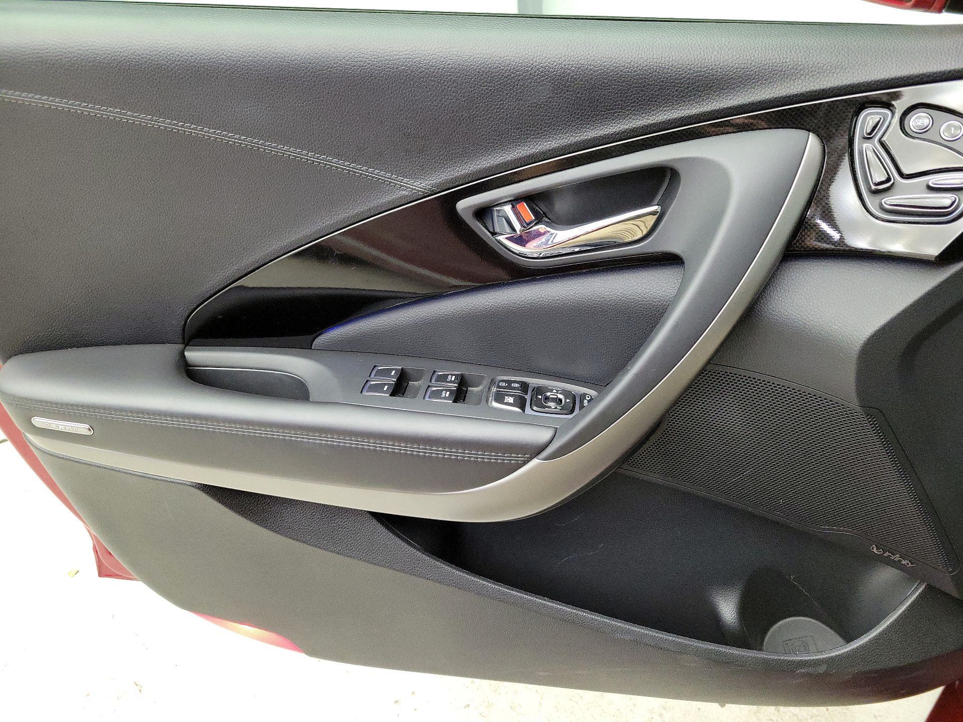 Thumbnail: 2016 Hyundai Azera - 12