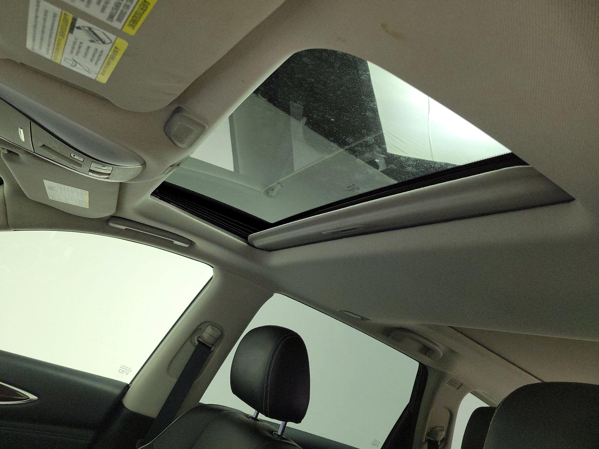 Thumbnail: 2017 INFINITI QX60 - 20