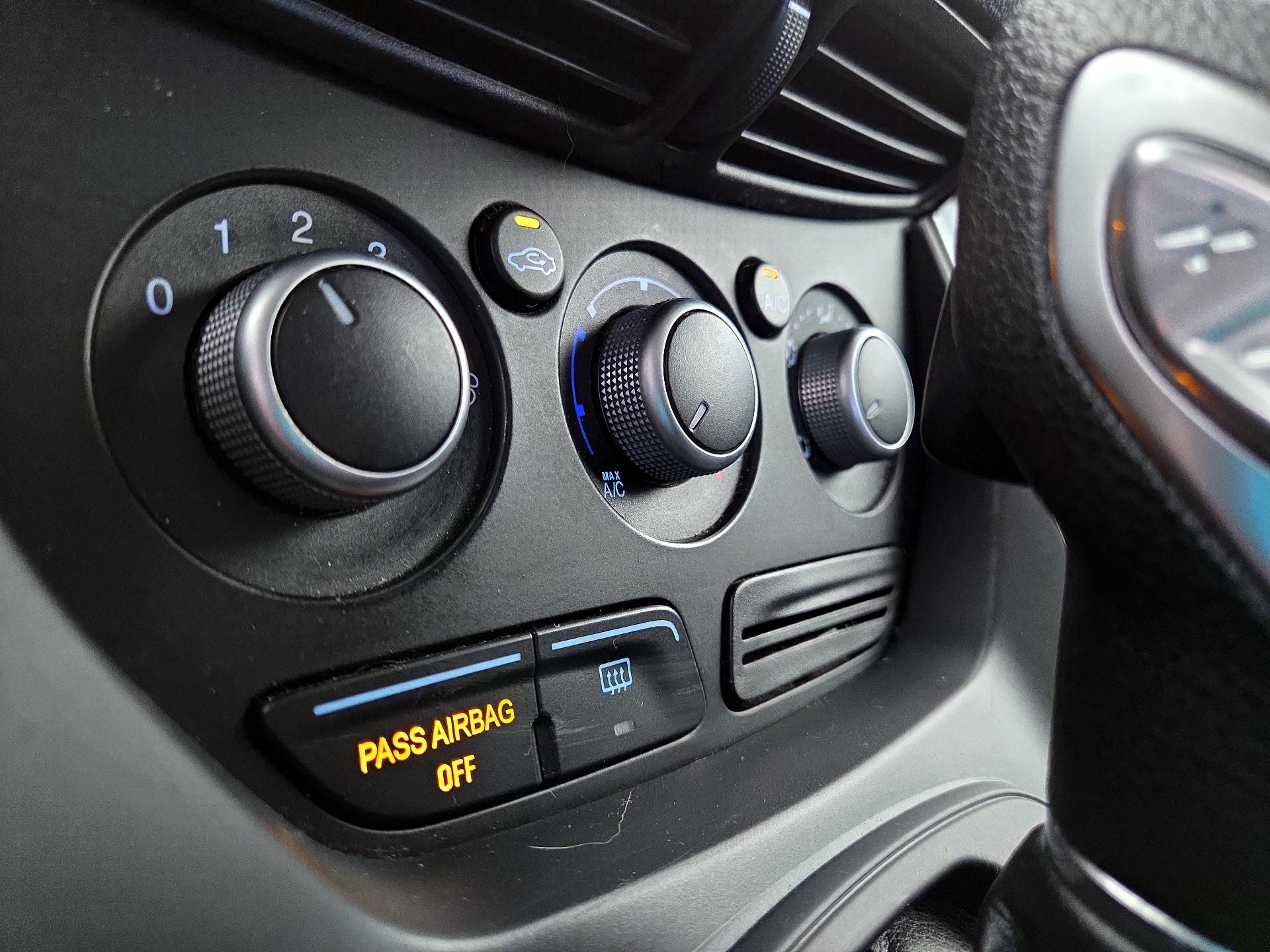 Thumbnail: 2016 Ford Escape - 16