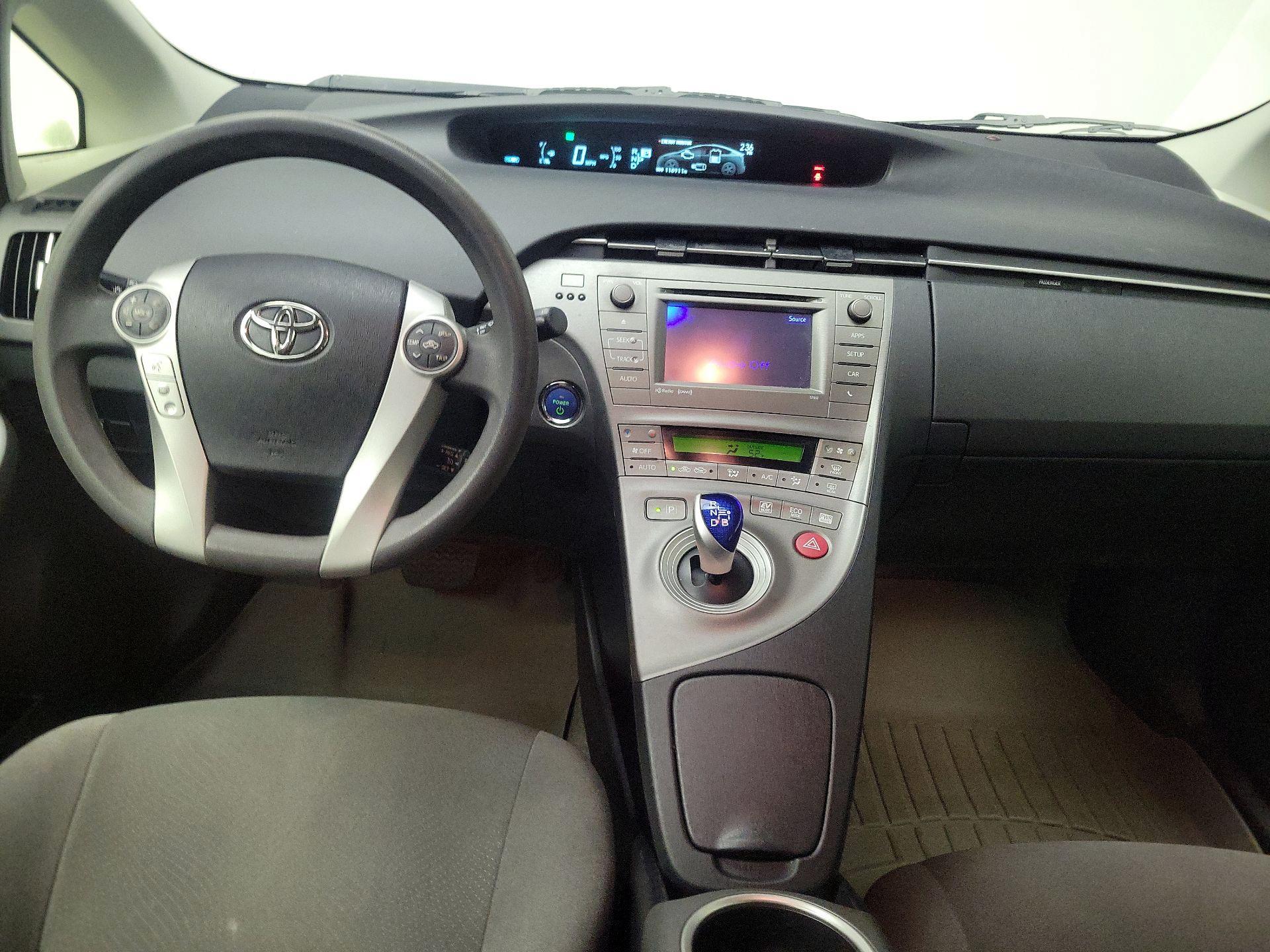 Thumbnail: 2014 Toyota Prius - 9