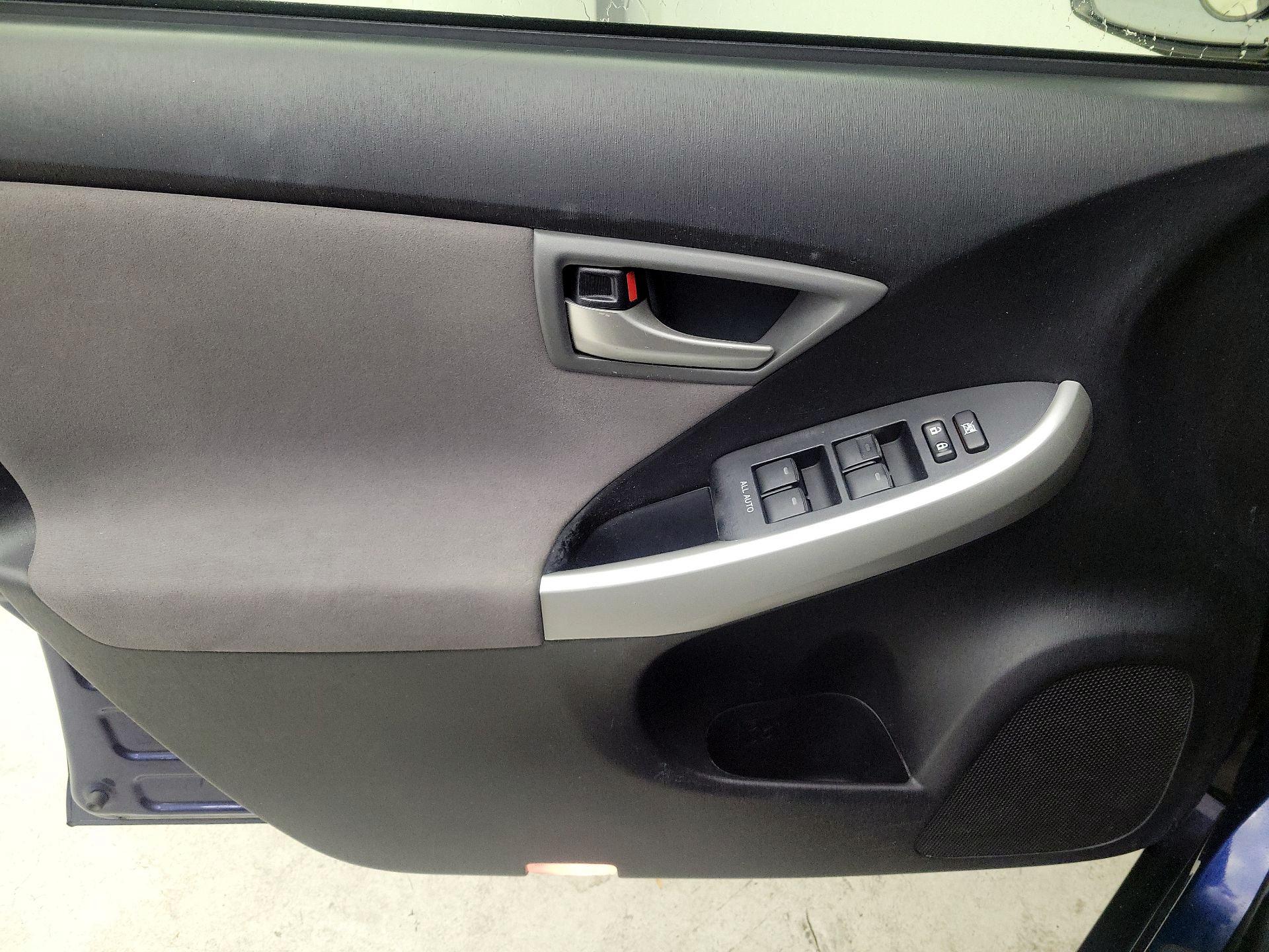 Thumbnail: 2014 Toyota Prius - 12