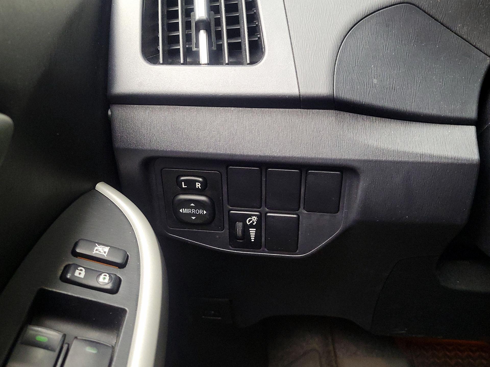 Thumbnail: 2014 Toyota Prius - 13