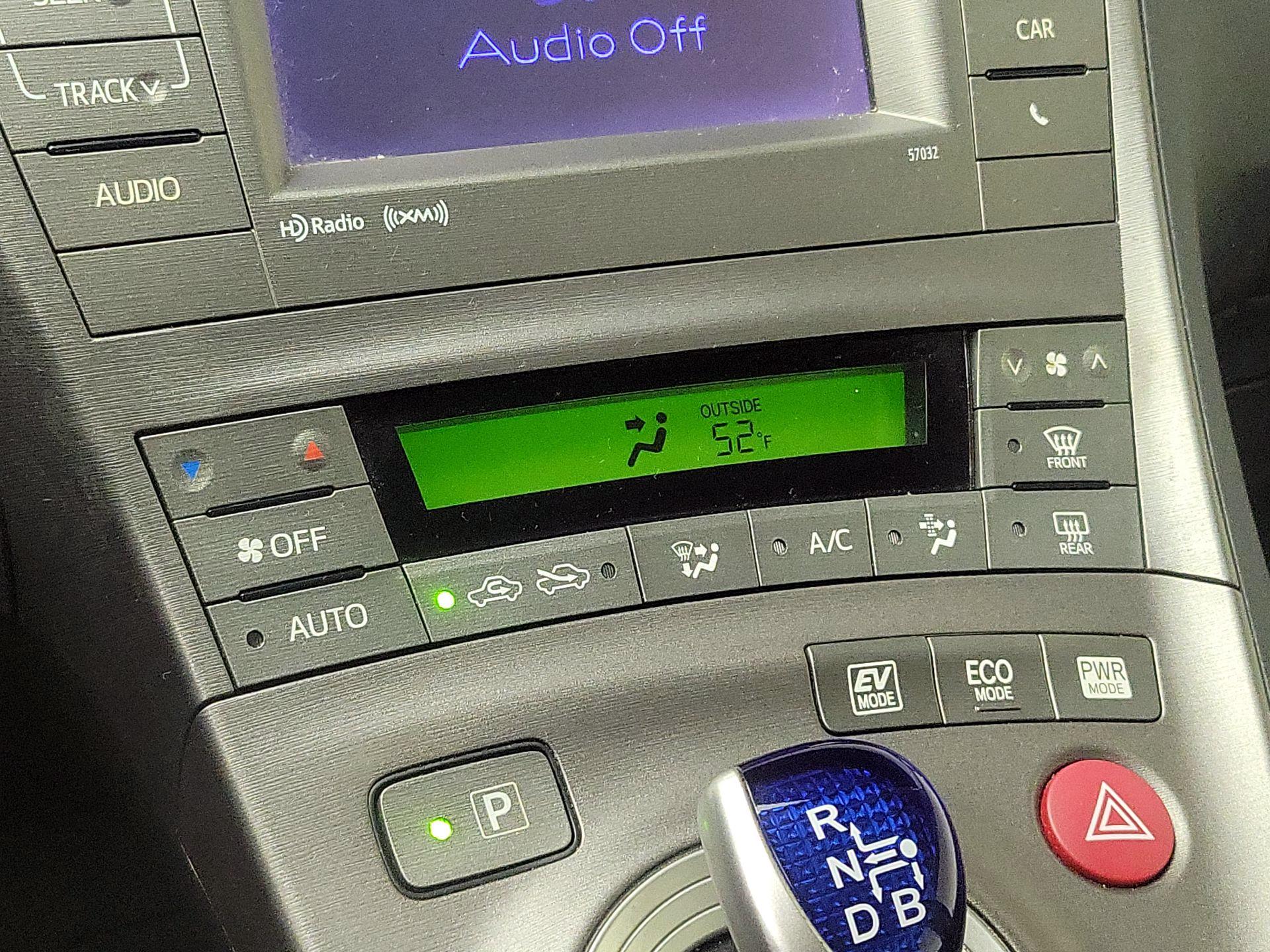 Thumbnail: 2014 Toyota Prius - 16