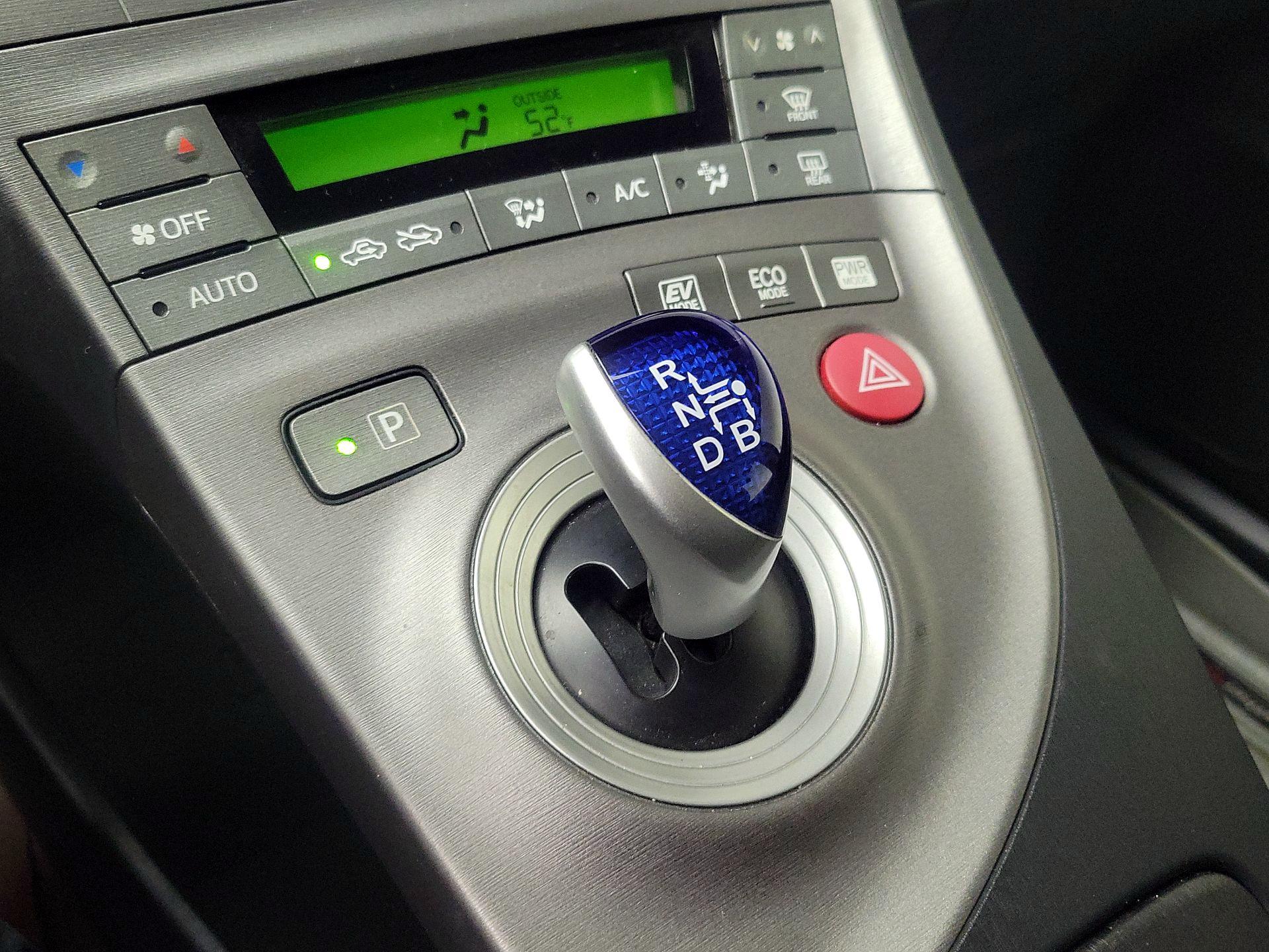 Thumbnail: 2014 Toyota Prius - 17