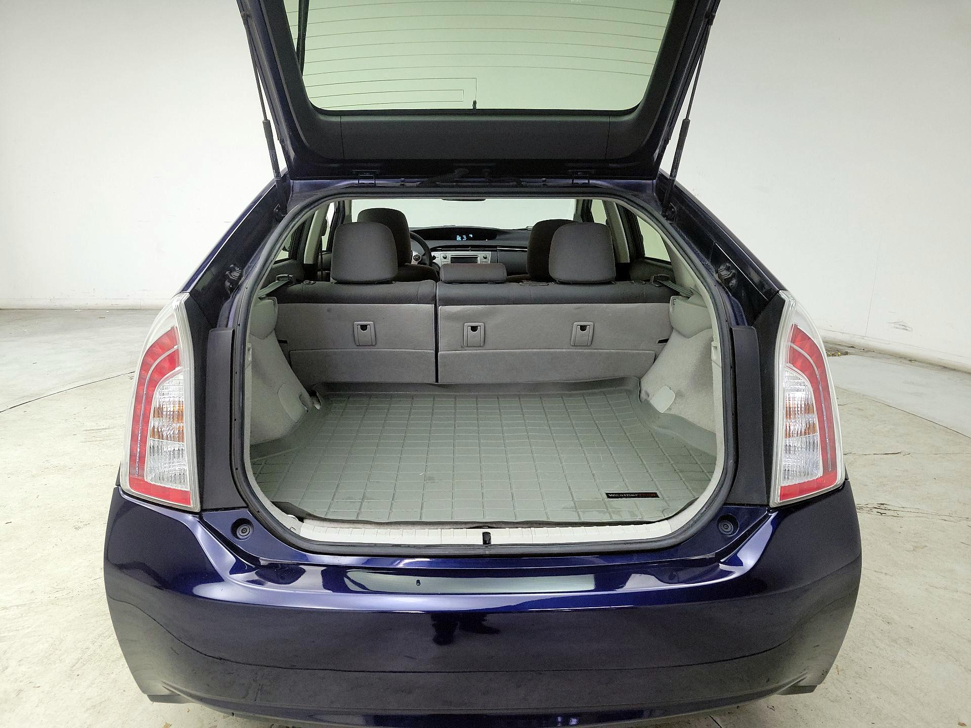 Thumbnail: 2014 Toyota Prius - 20