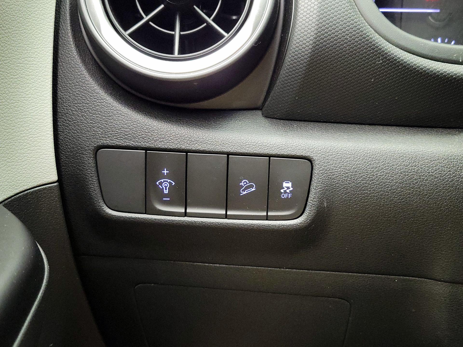 Thumbnail: 2022 Hyundai Kona - 13