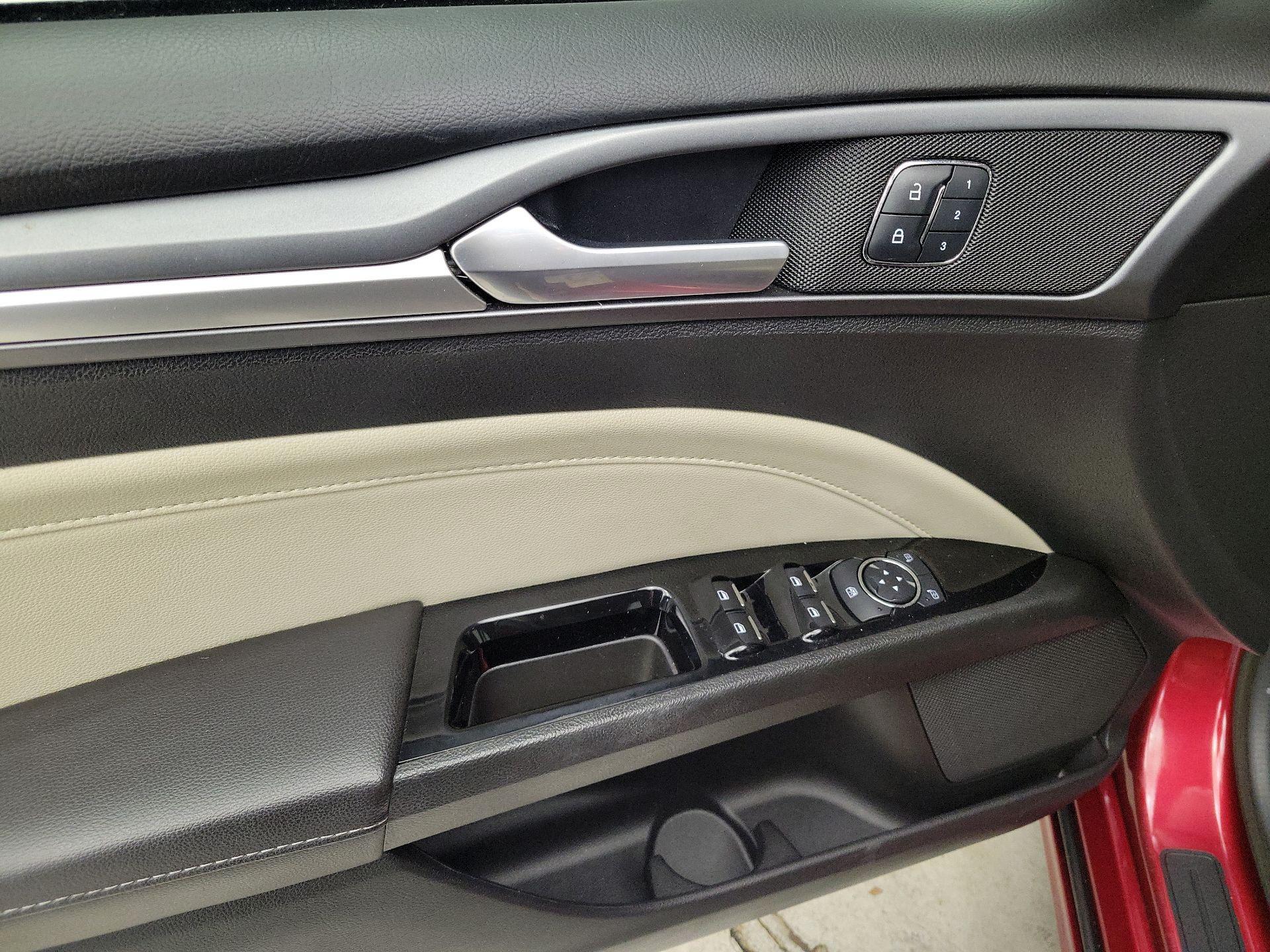 Thumbnail: 2014 Ford Fusion - 12