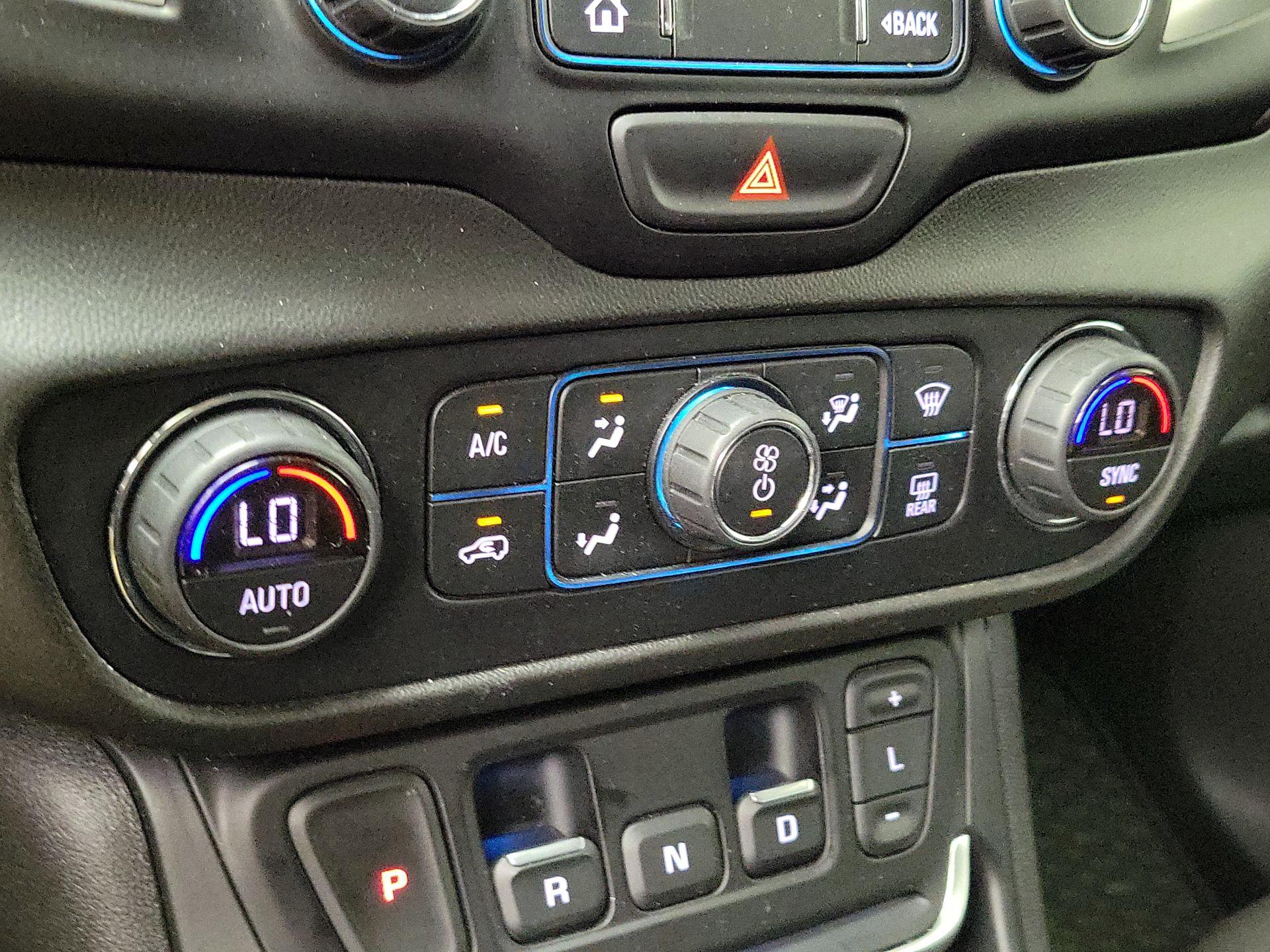 Thumbnail: 2020 GMC Terrain - 16