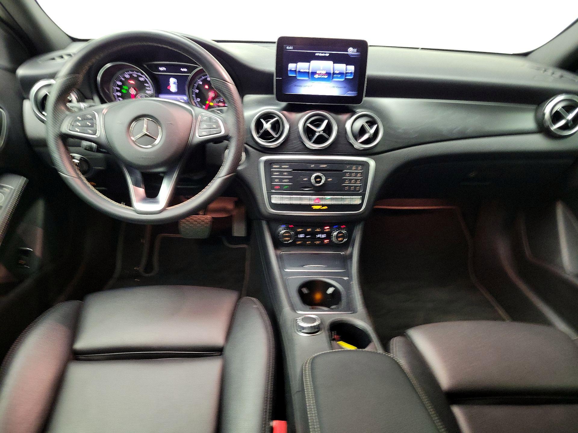 Thumbnail: 2018 Mercedes-Benz GLA - 9