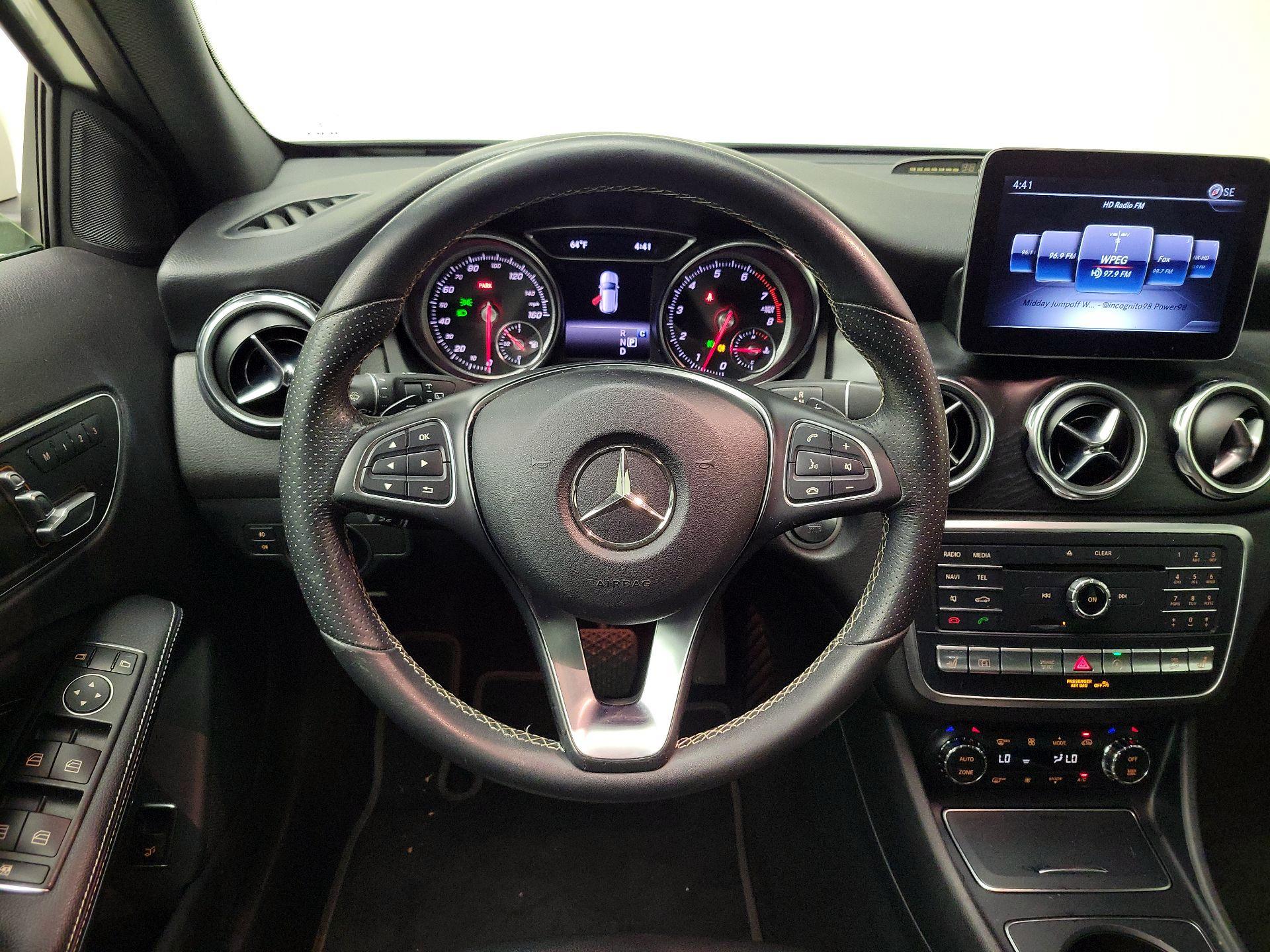 Thumbnail: 2018 Mercedes-Benz GLA - 10