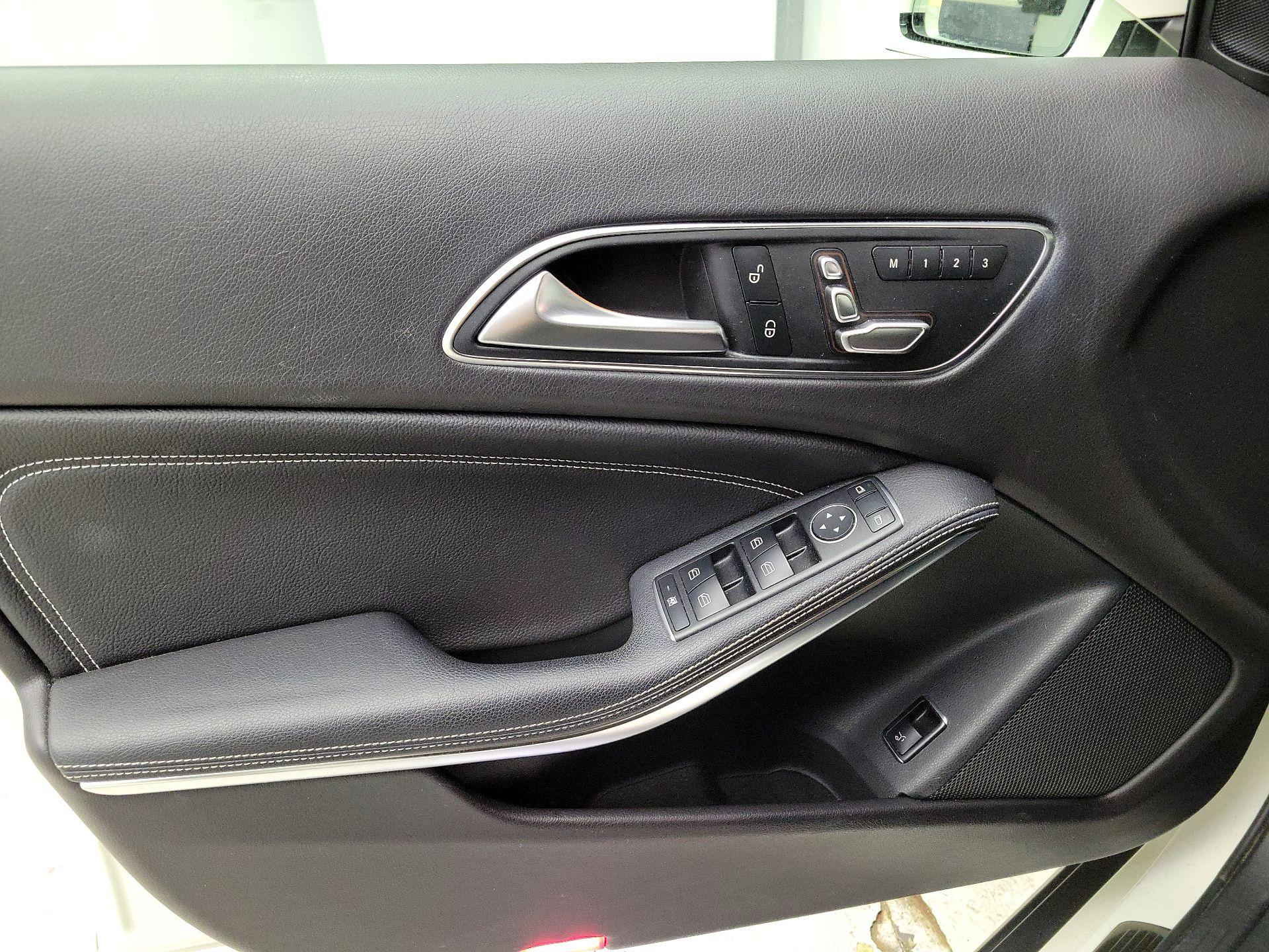 Thumbnail: 2018 Mercedes-Benz GLA - 12