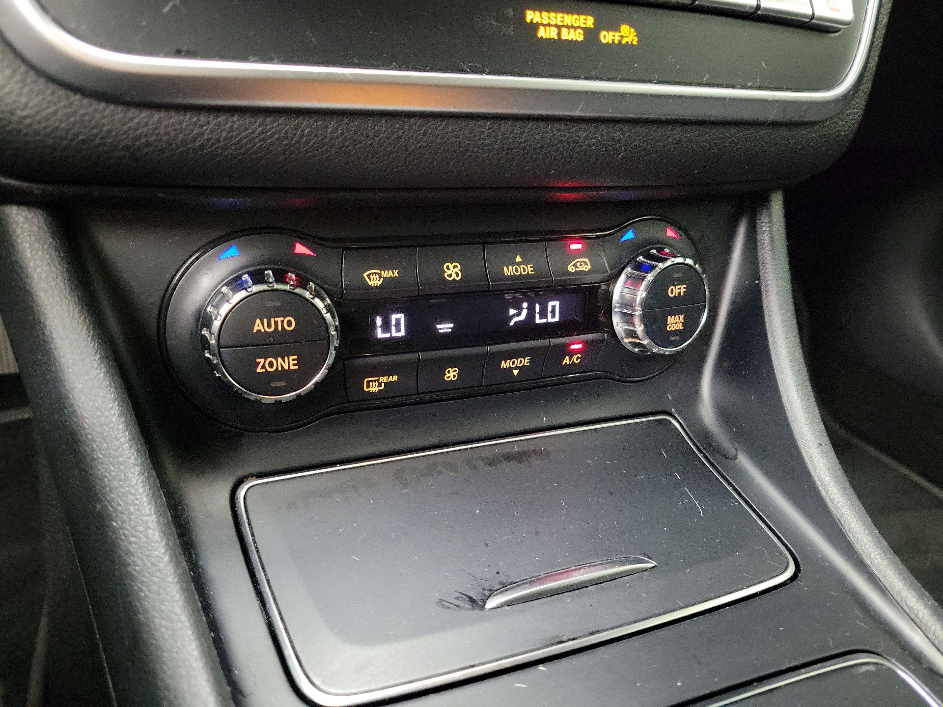 Thumbnail: 2018 Mercedes-Benz GLA - 16