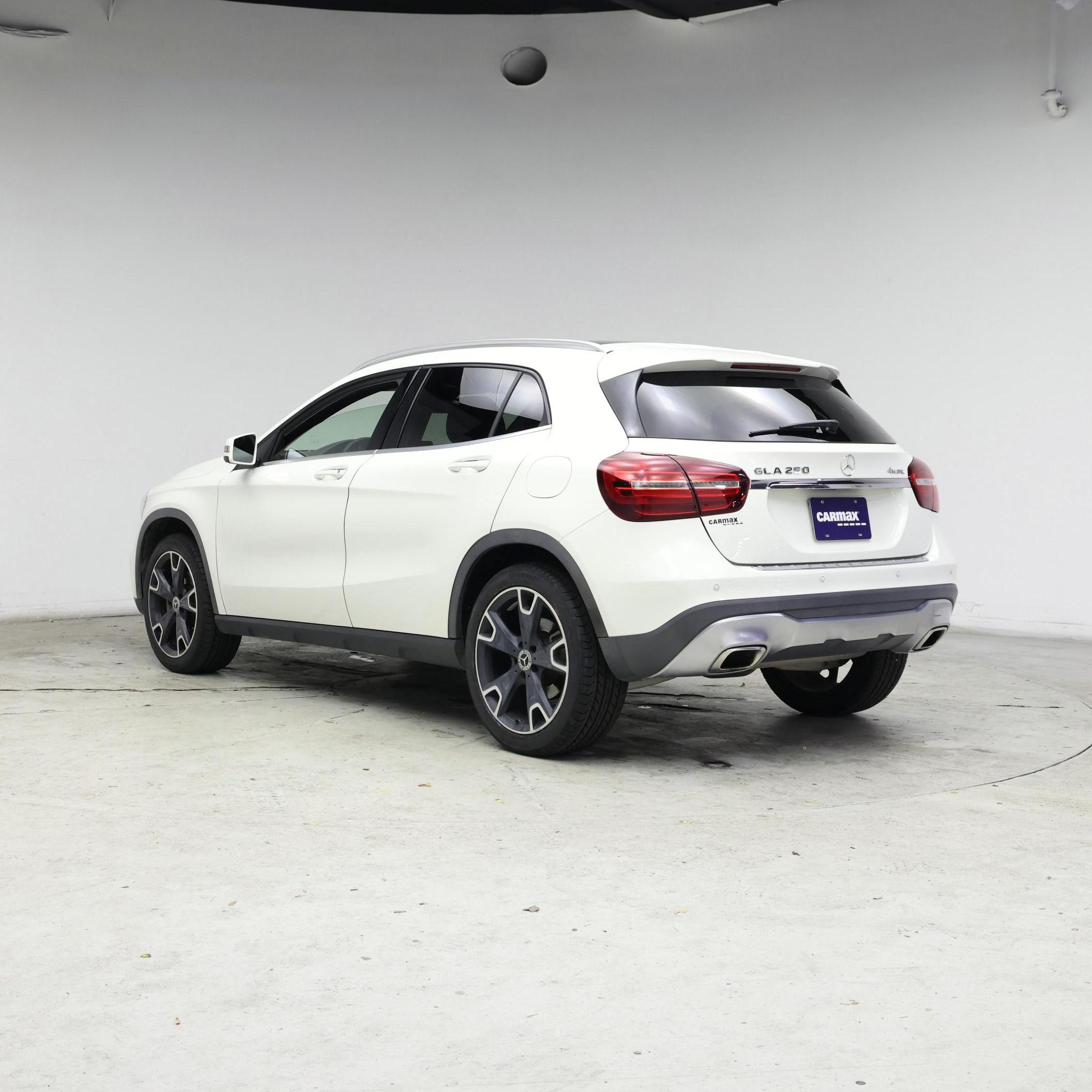 Thumbnail: 2018 Mercedes-Benz GLA - 2