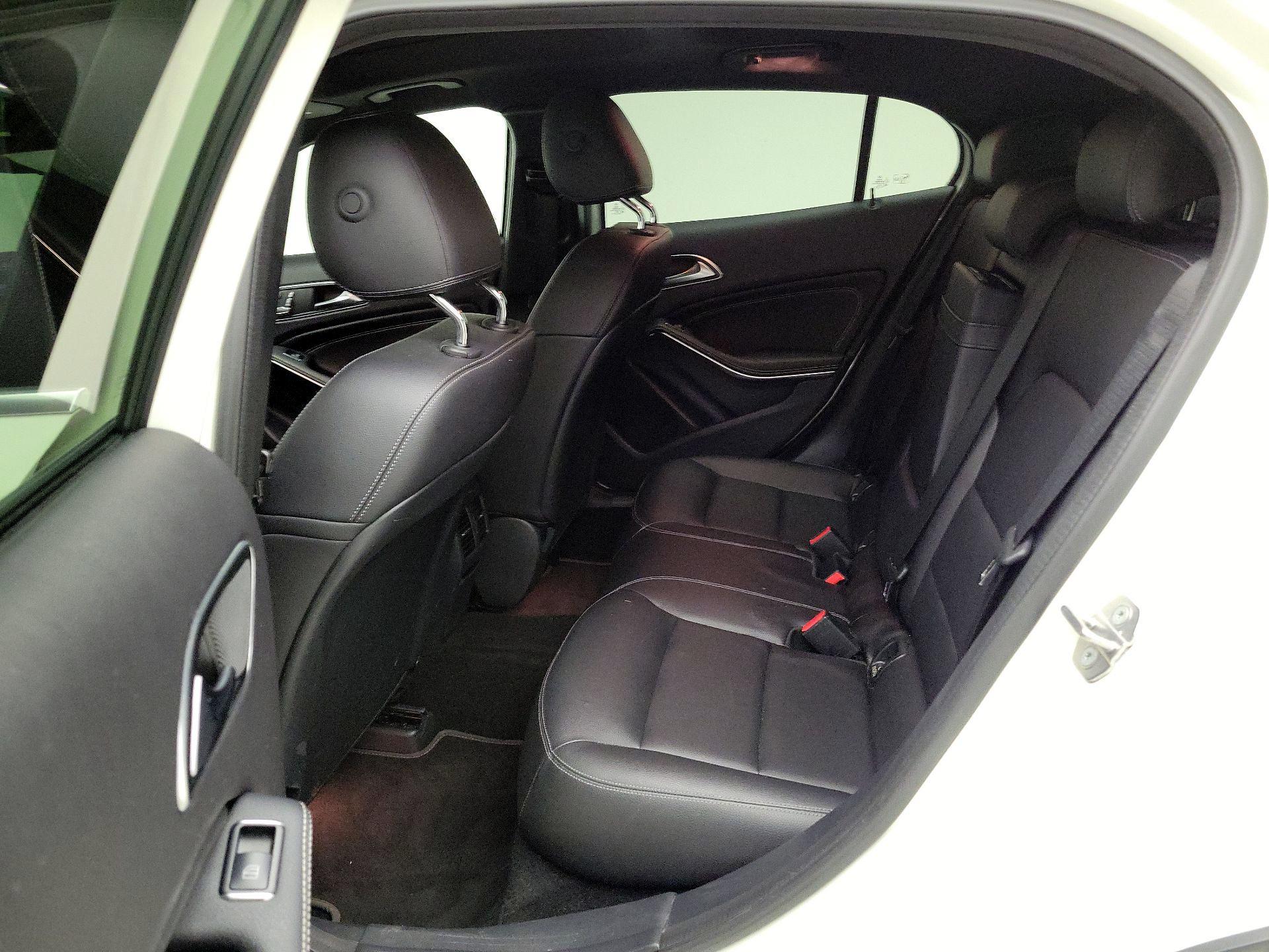 Thumbnail: 2018 Mercedes-Benz GLA - 20