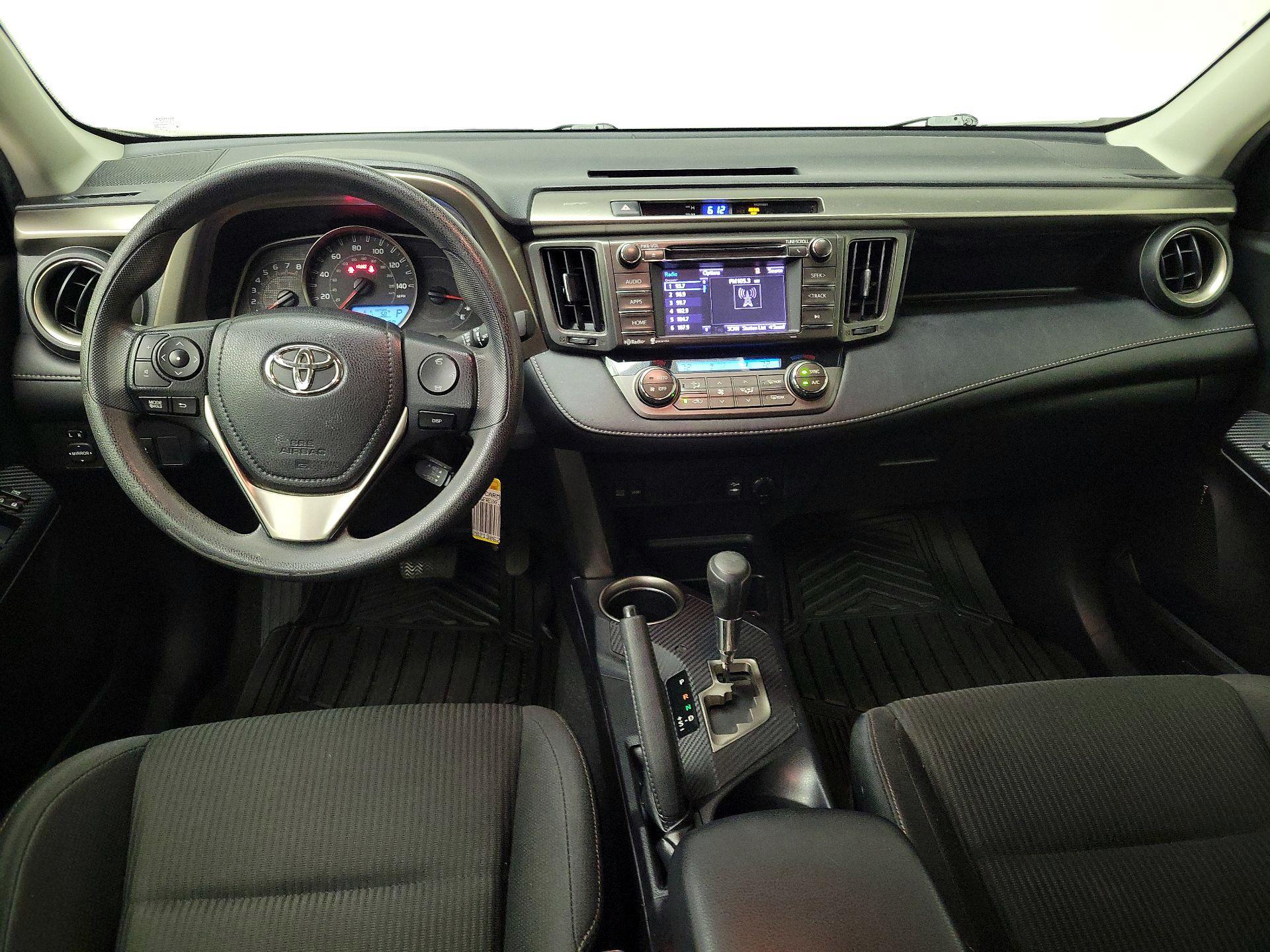 Thumbnail: 2015 Toyota RAV4 - 9