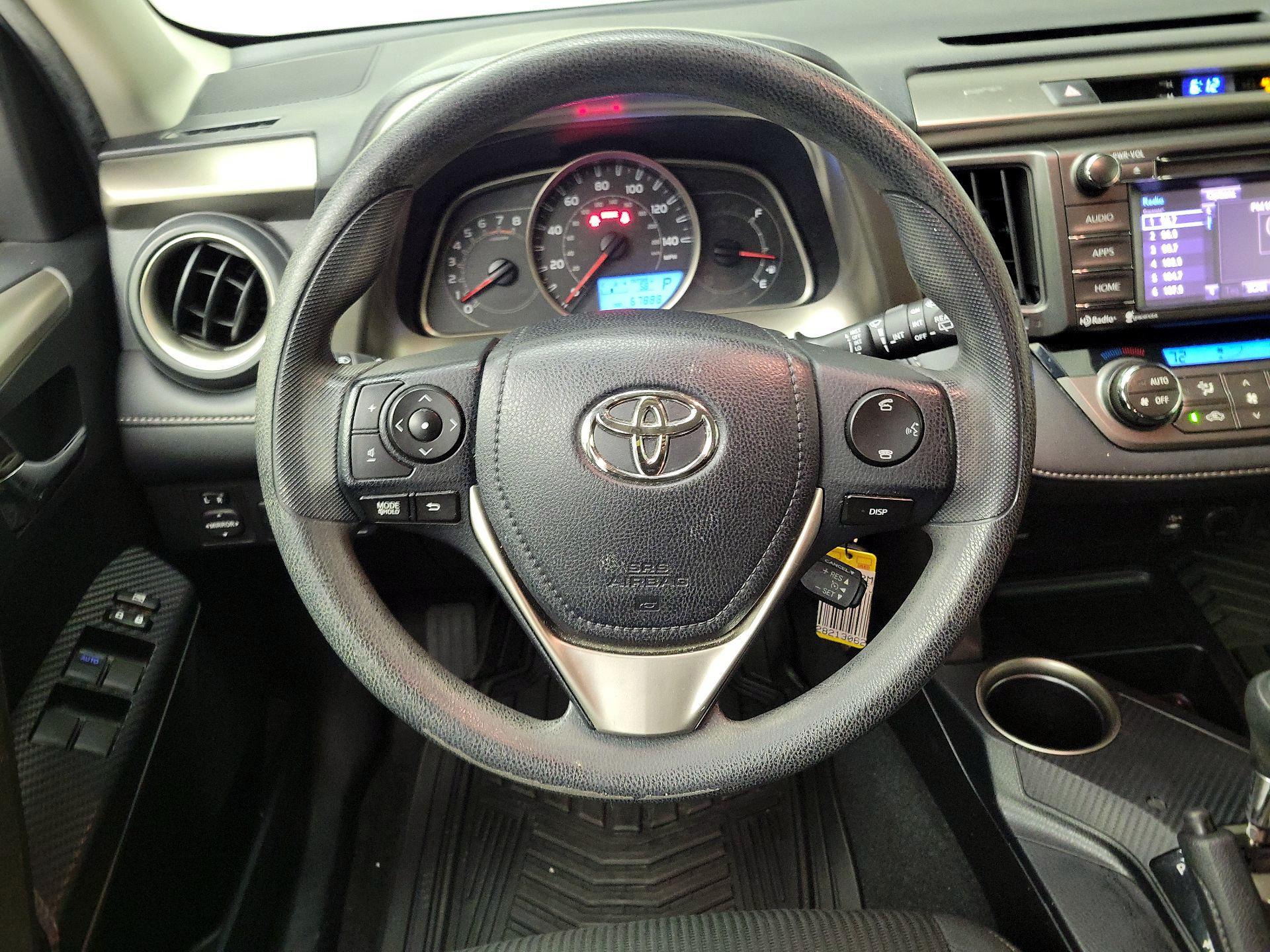 Thumbnail: 2015 Toyota RAV4 - 10