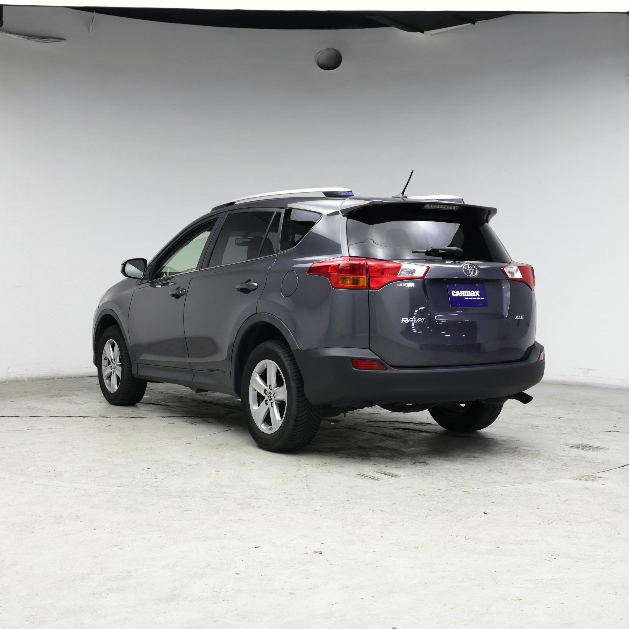Thumbnail: 2015 Toyota RAV4 - 2