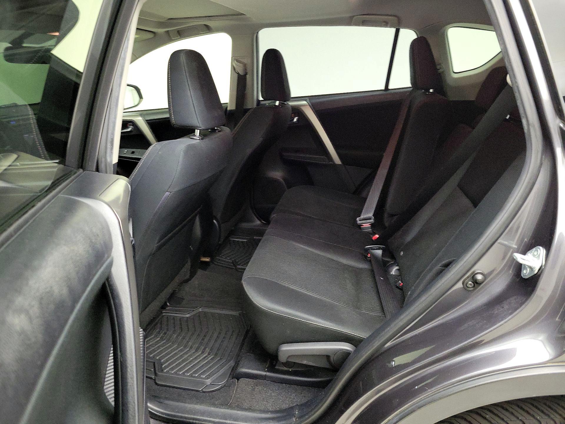 Thumbnail: 2015 Toyota RAV4 - 20