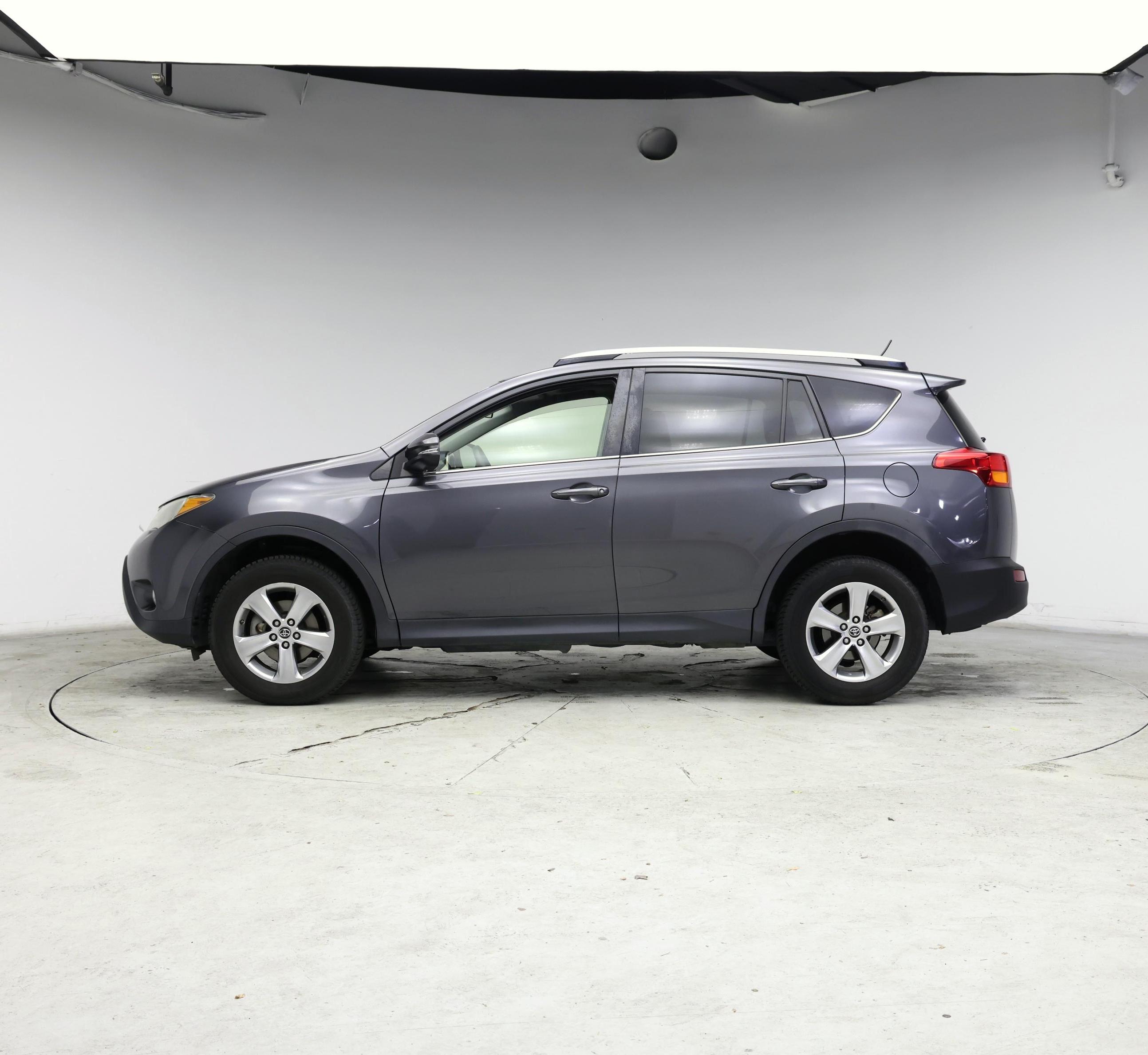 Thumbnail: 2015 Toyota RAV4 - 3