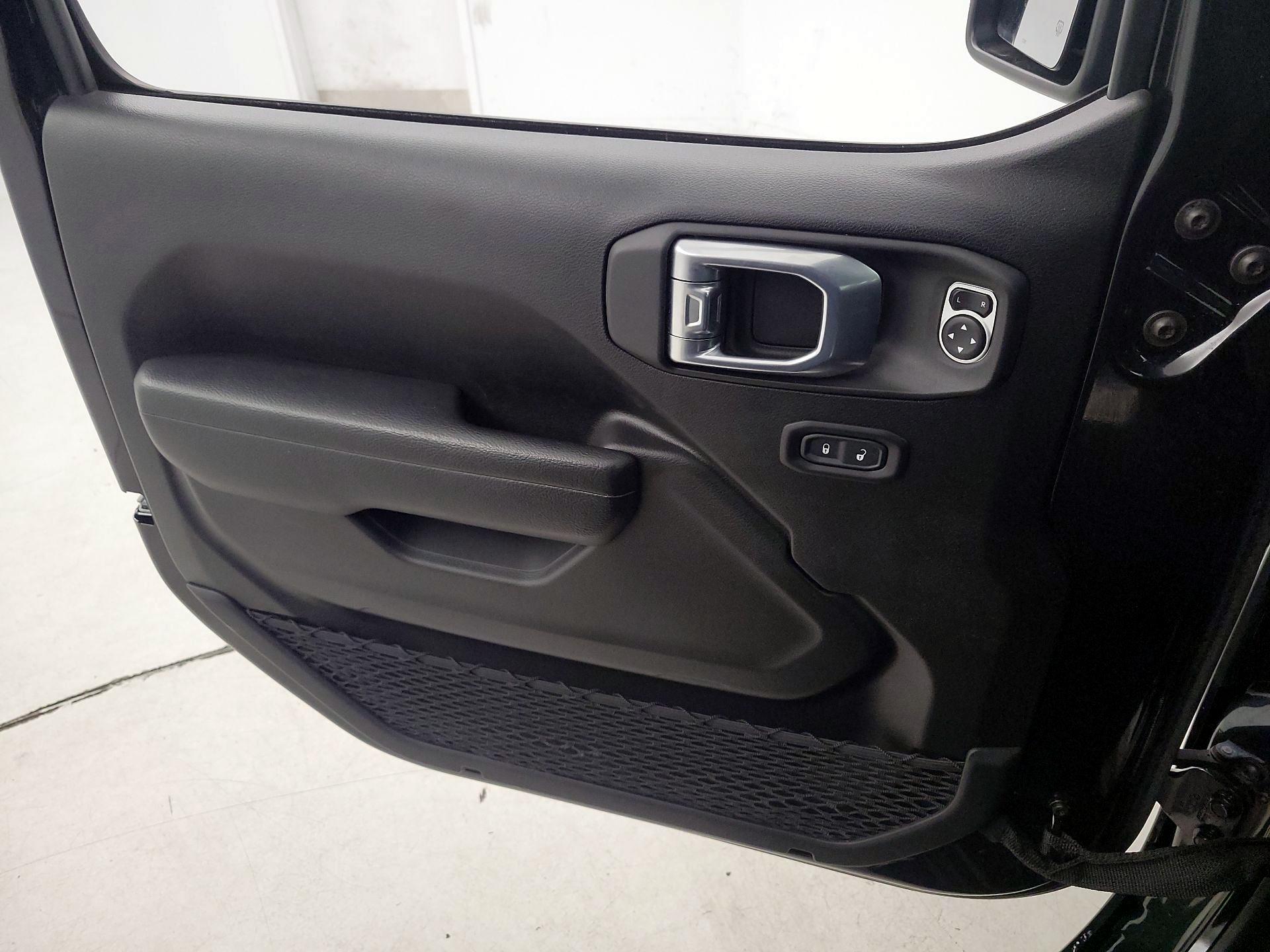 Thumbnail: 2022 Jeep Gladiator - 12