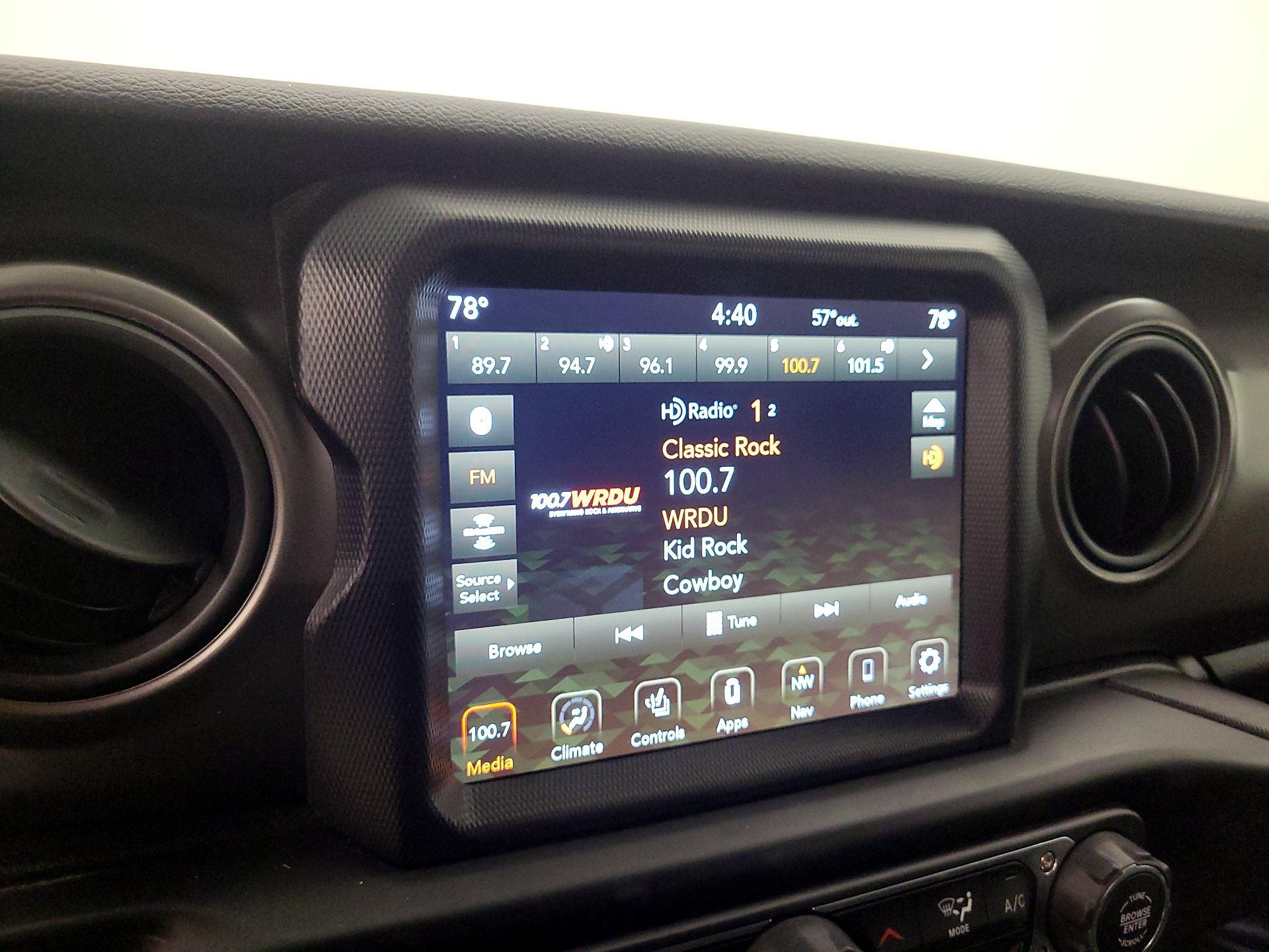 Thumbnail: 2022 Jeep Gladiator - 16