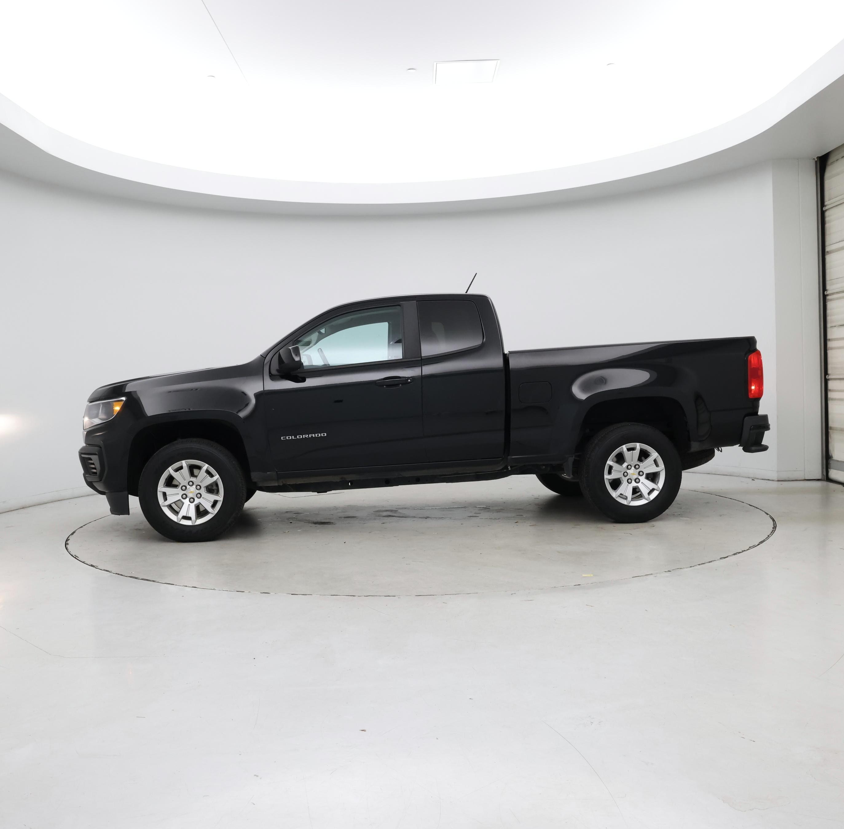 Thumbnail: 2022 Chevrolet Colorado - 3