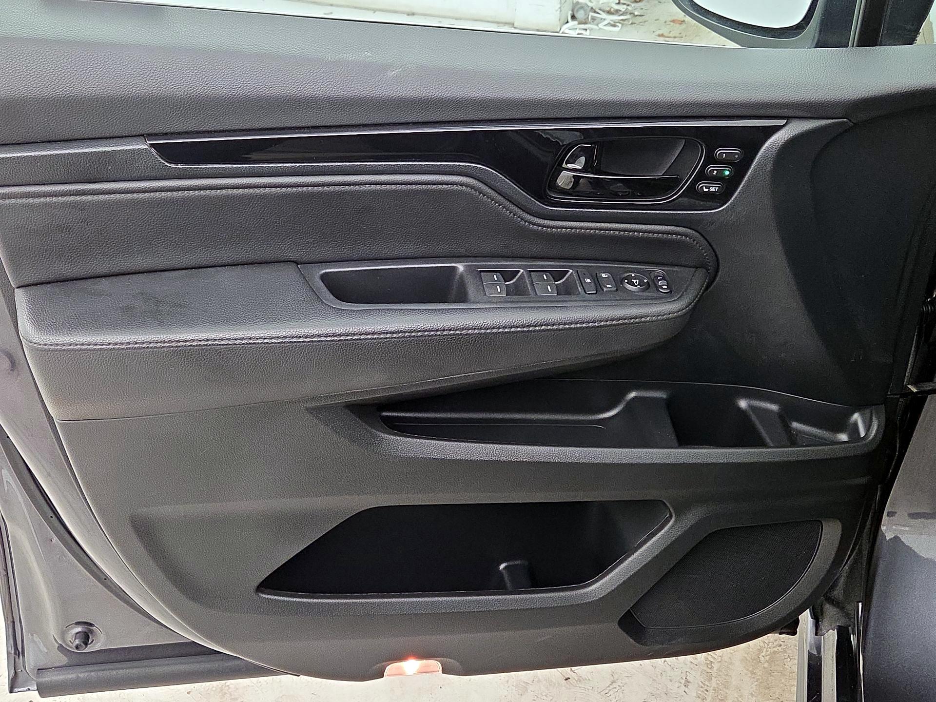 Thumbnail: 2023 Honda Odyssey - 12