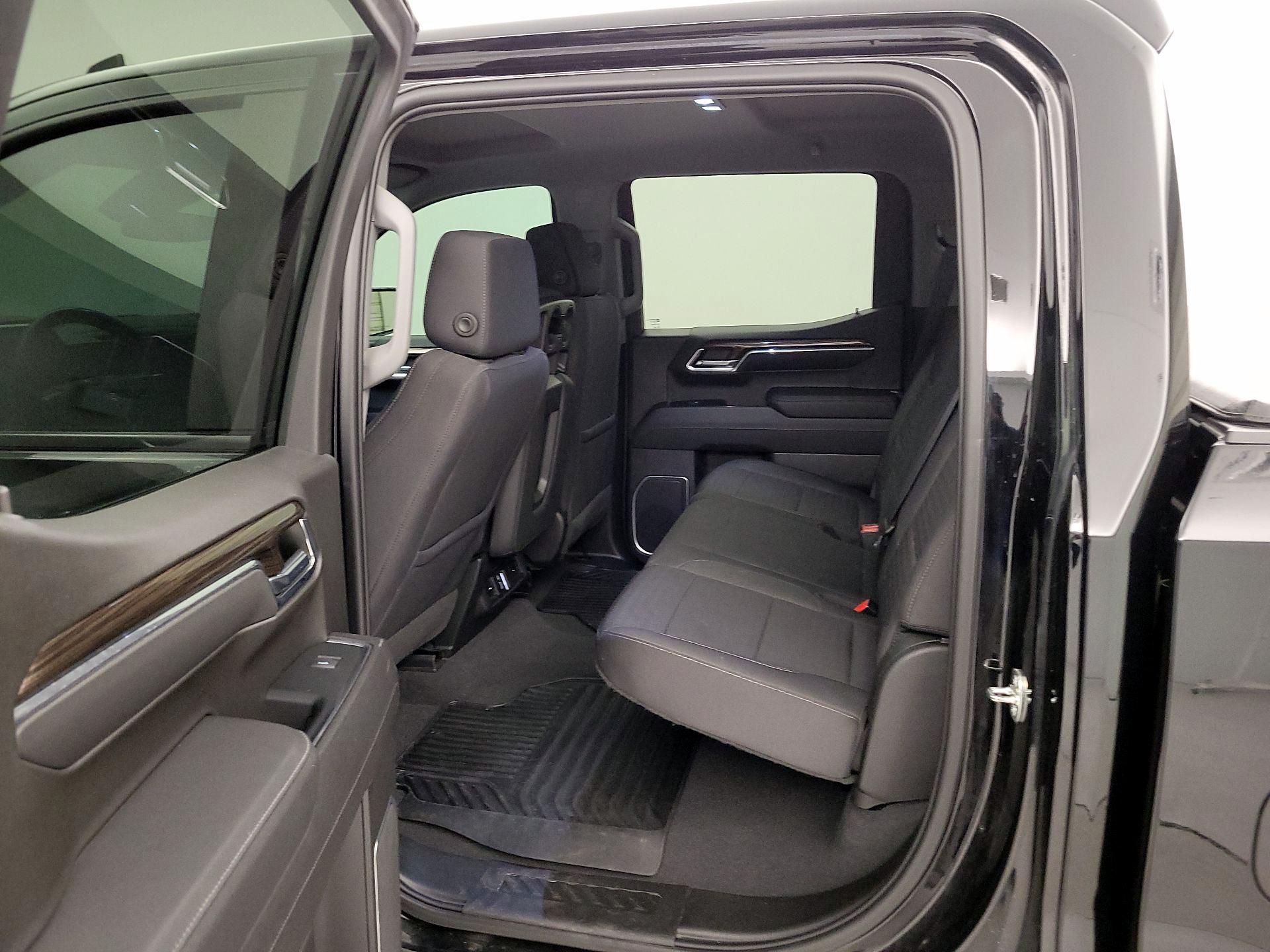 Thumbnail: 2023 Chevrolet Silverado 1500 - 19