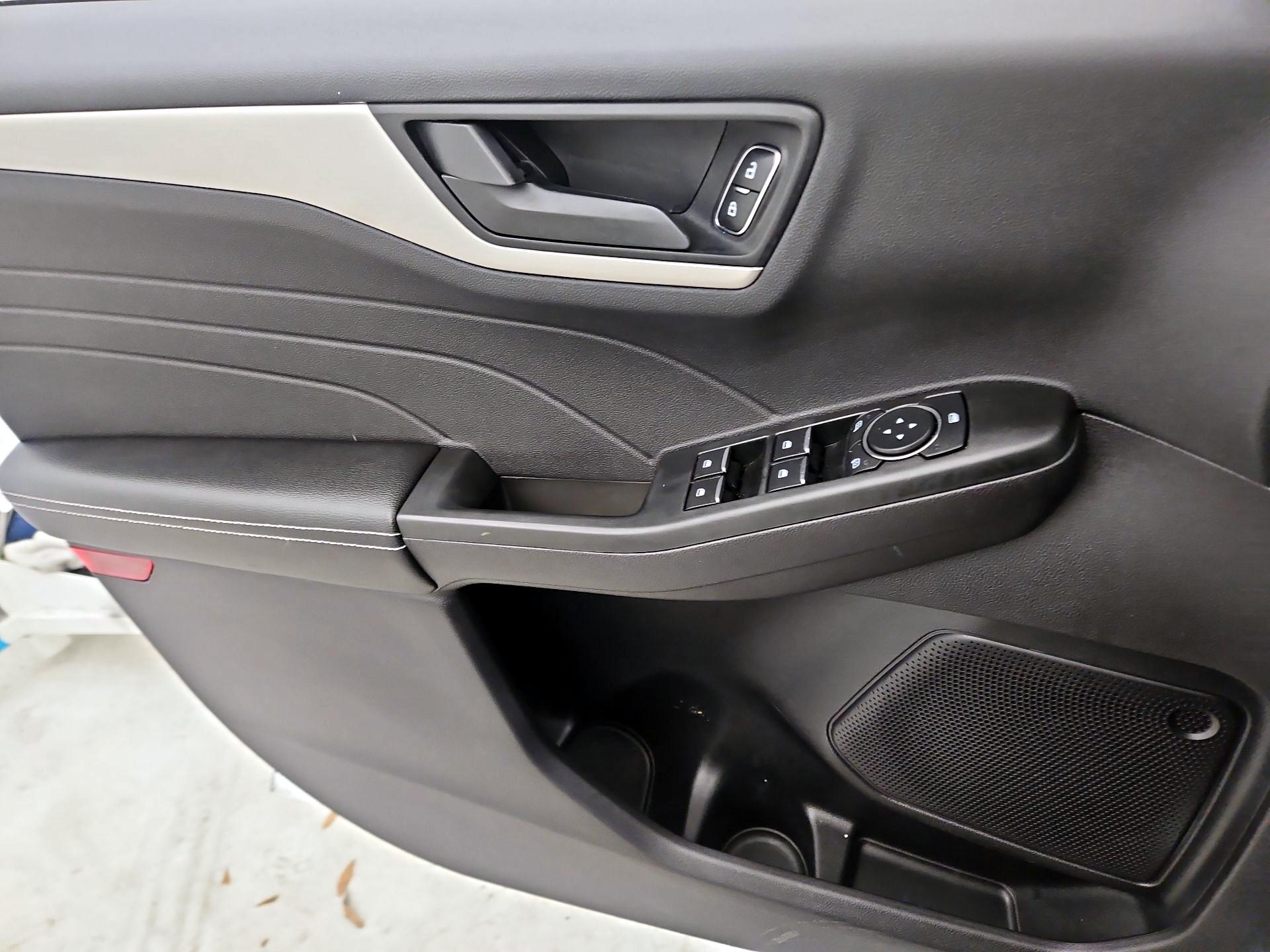 Thumbnail: 2022 Ford Escape - 12