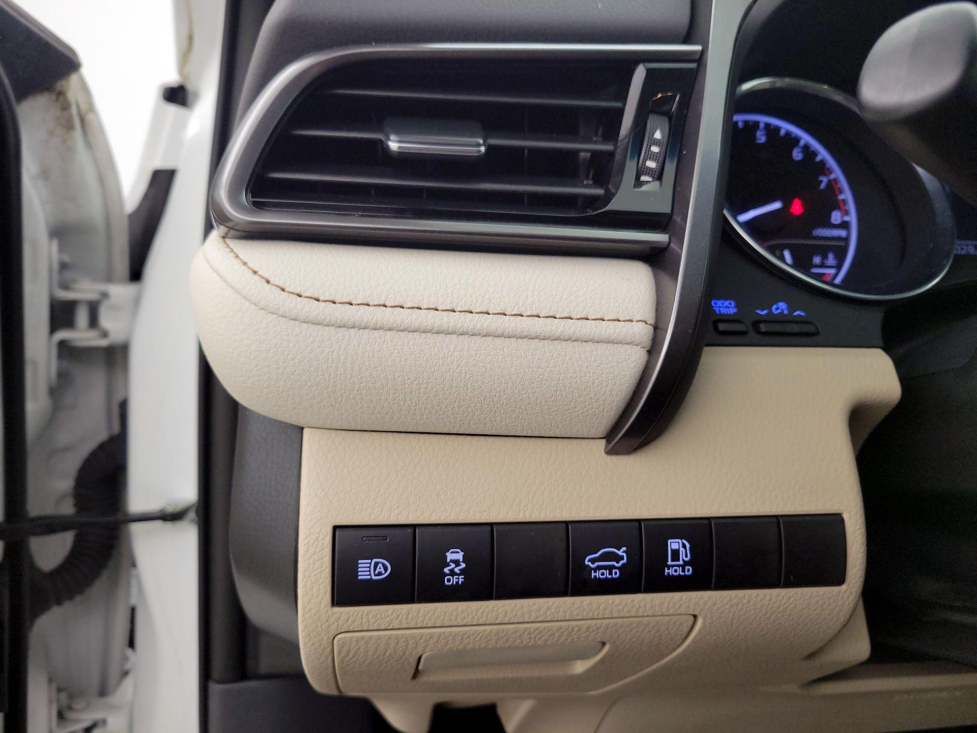 Thumbnail: 2020 Toyota Camry - 13