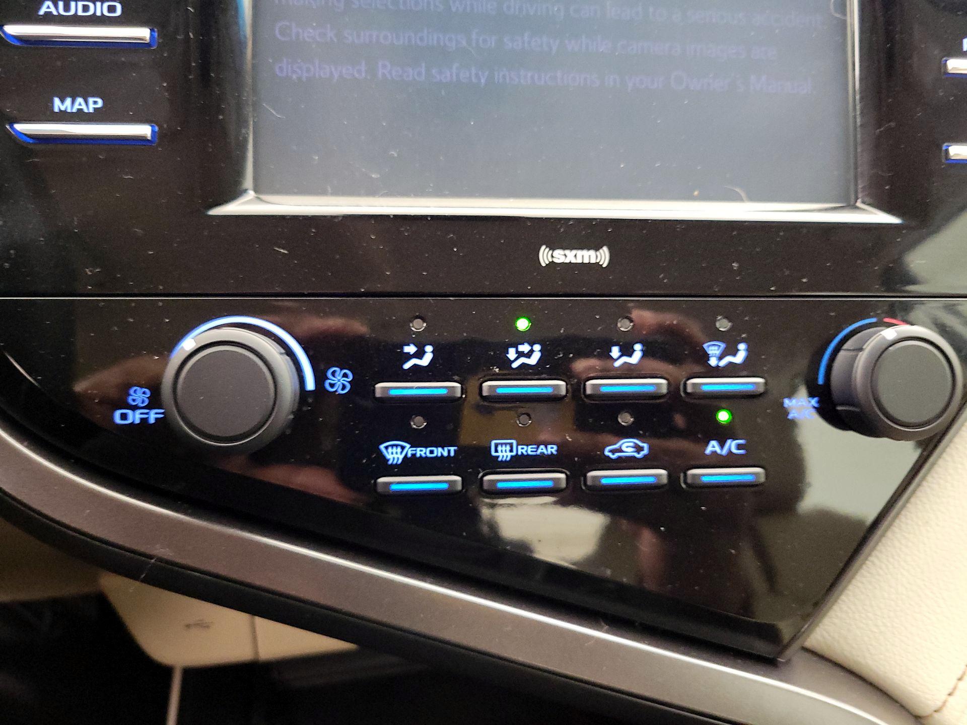 Thumbnail: 2020 Toyota Camry - 16