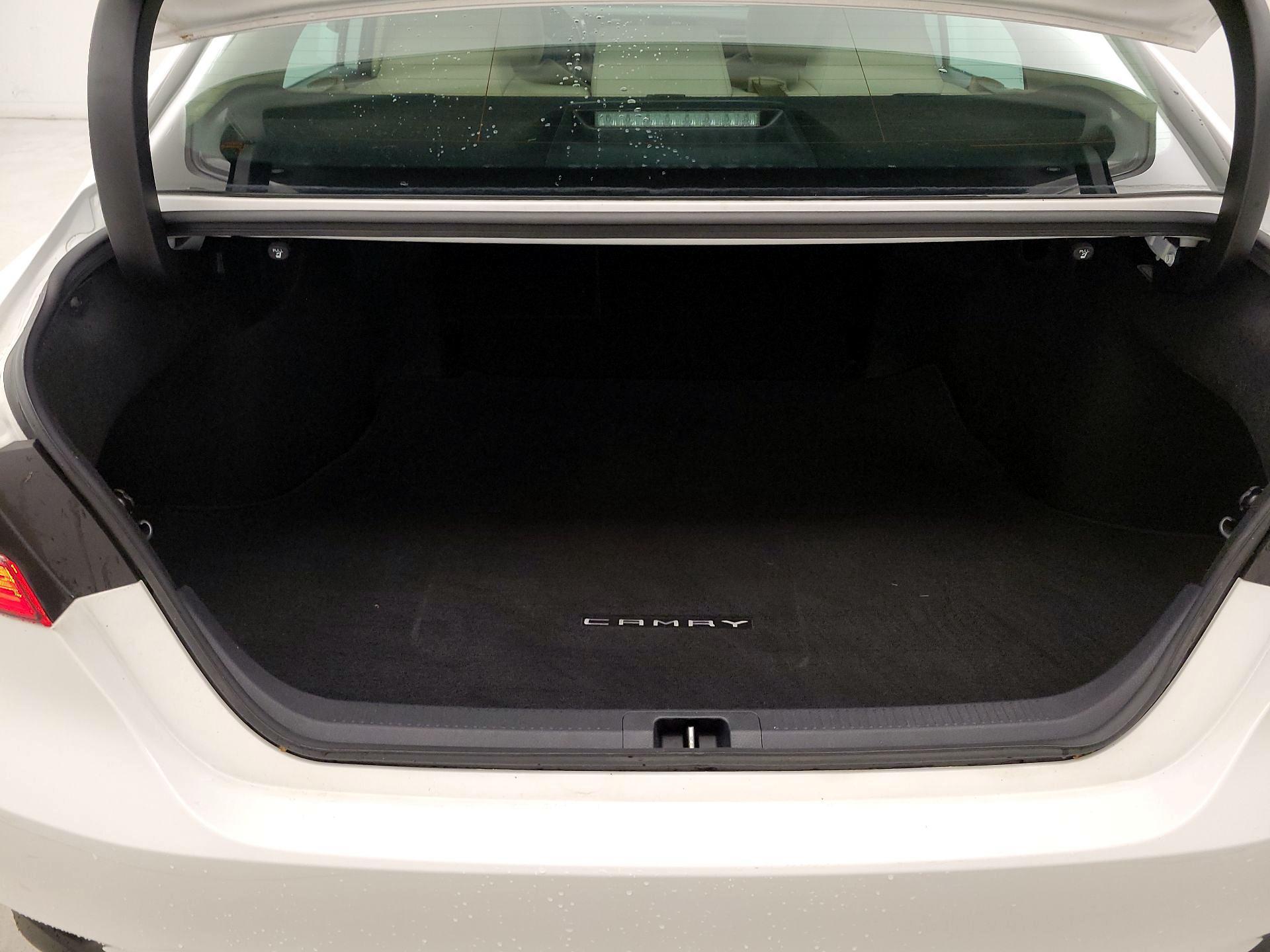 Thumbnail: 2020 Toyota Camry - 19