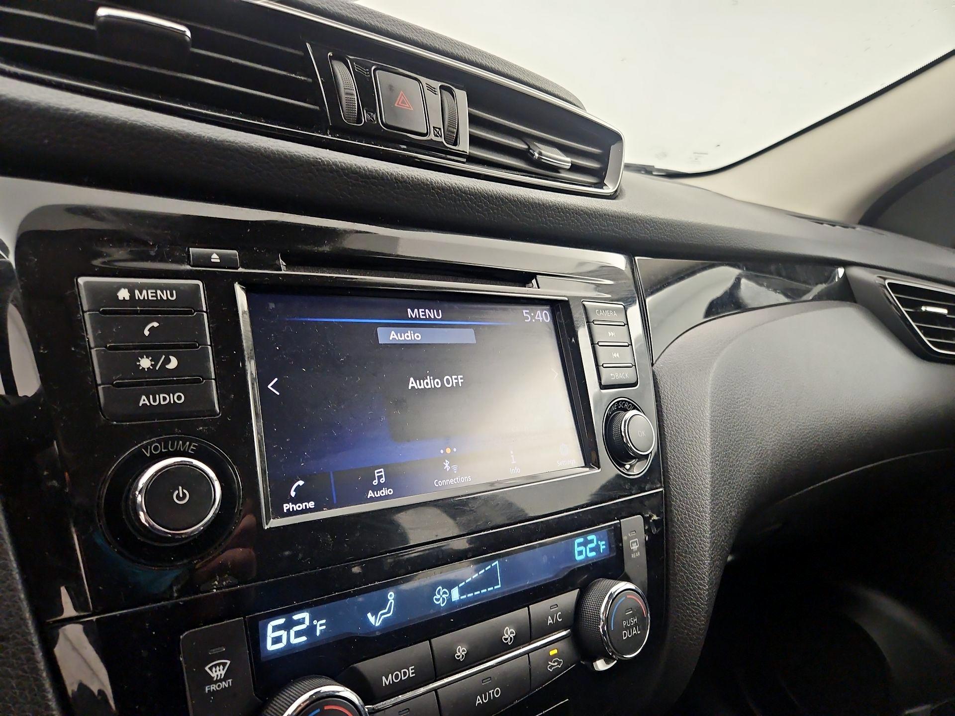 Thumbnail: 2022 Nissan Rogue Sport - 15