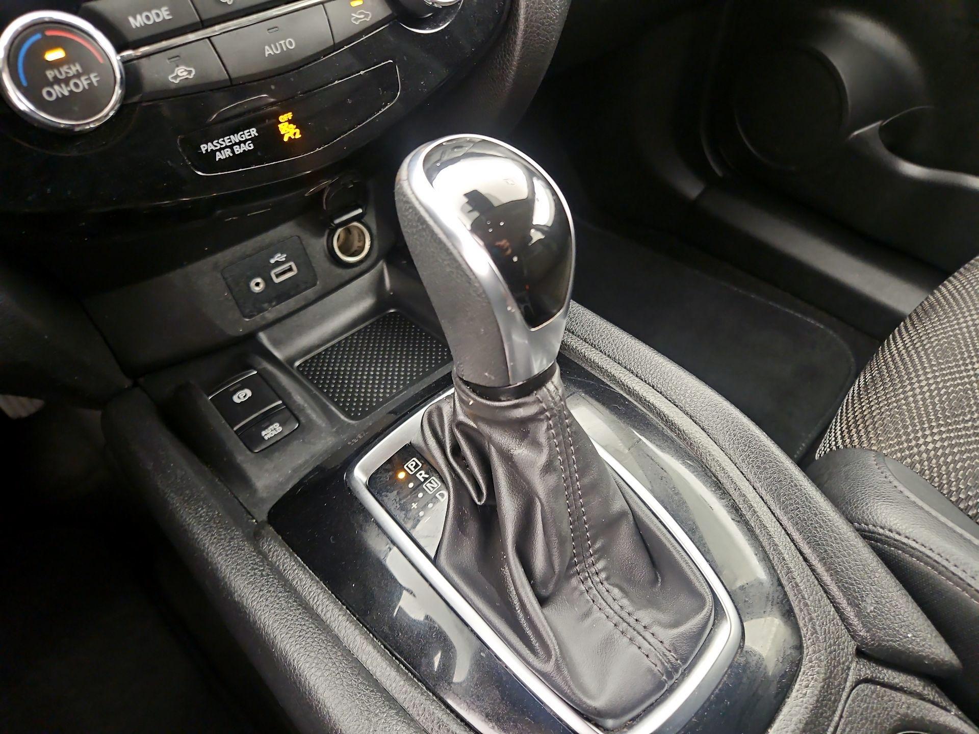 Thumbnail: 2022 Nissan Rogue Sport - 17