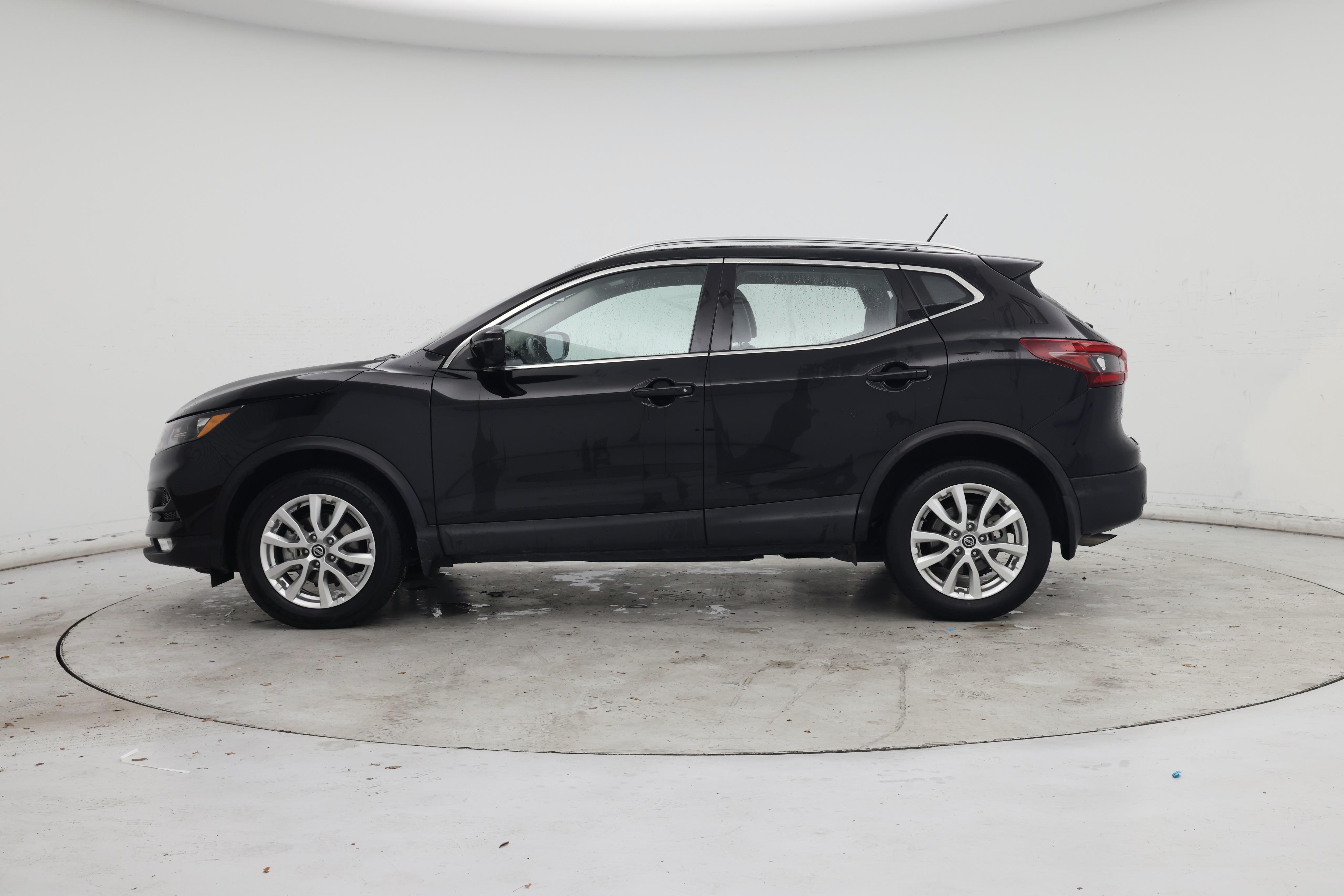 Thumbnail: 2022 Nissan Rogue Sport - 3