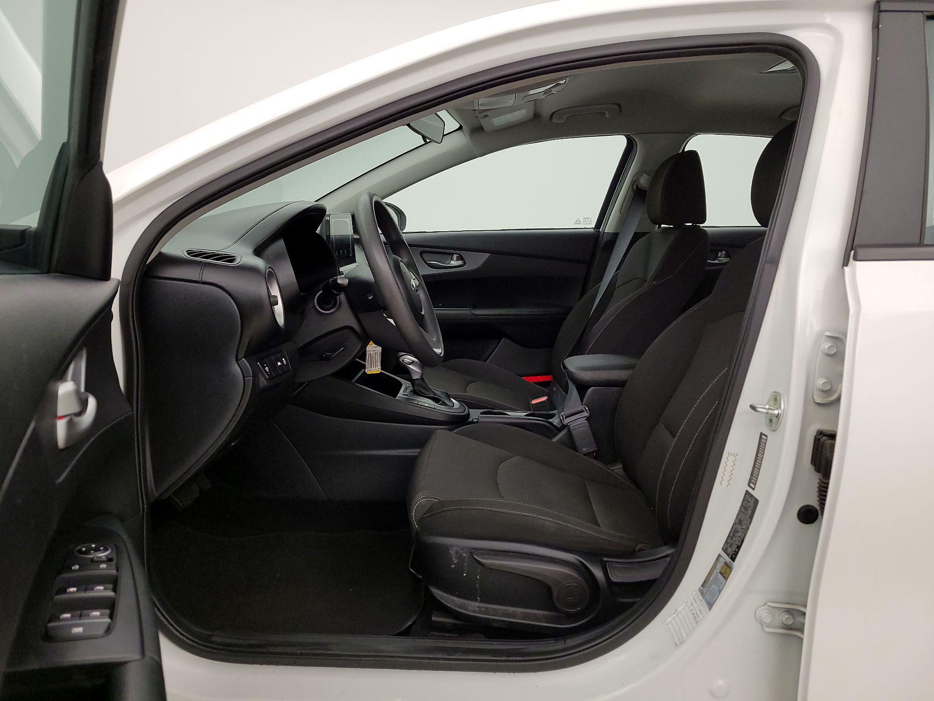 Thumbnail: 2020 Kia Forte - 11