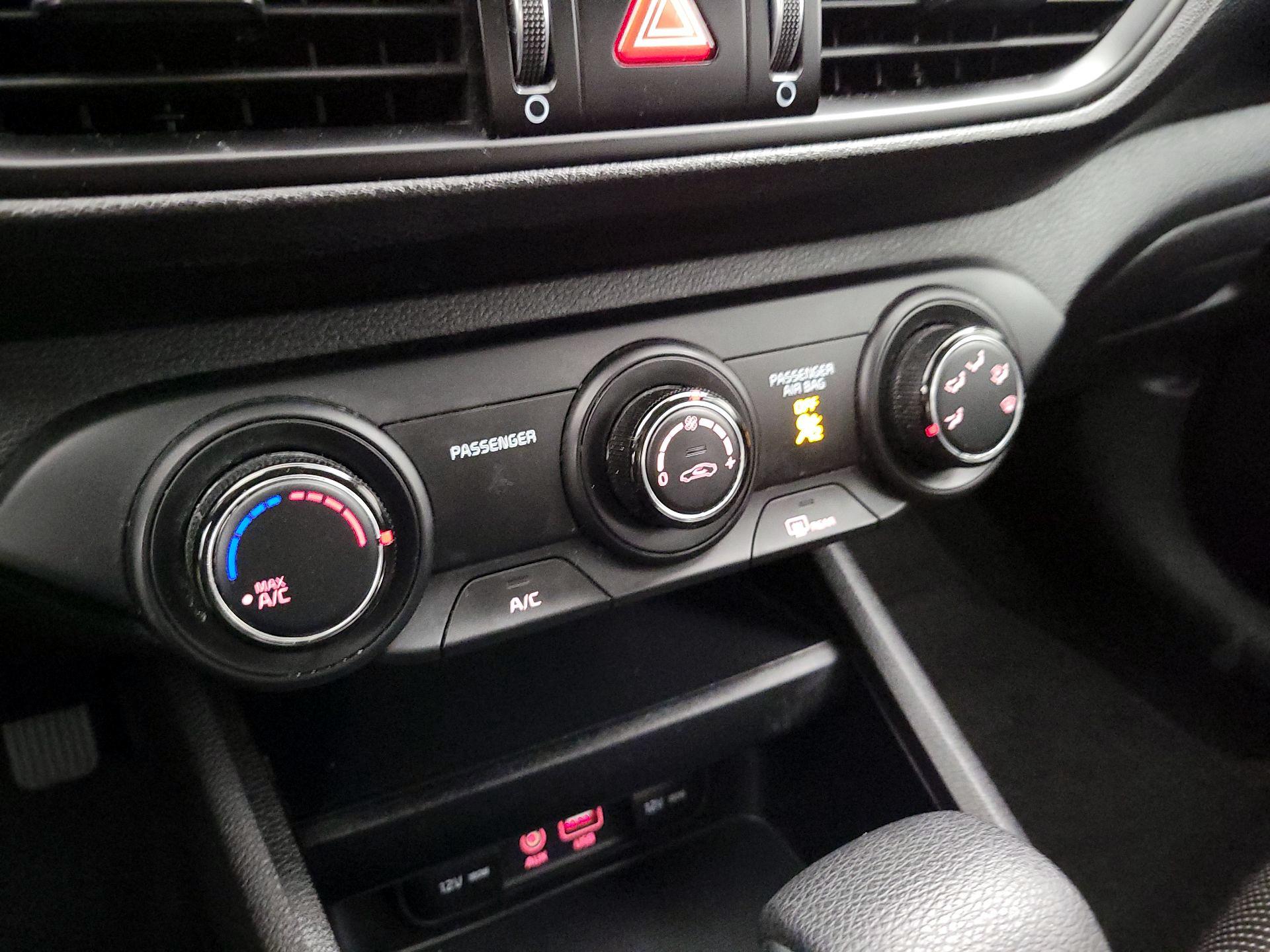 Thumbnail: 2020 Kia Forte - 16