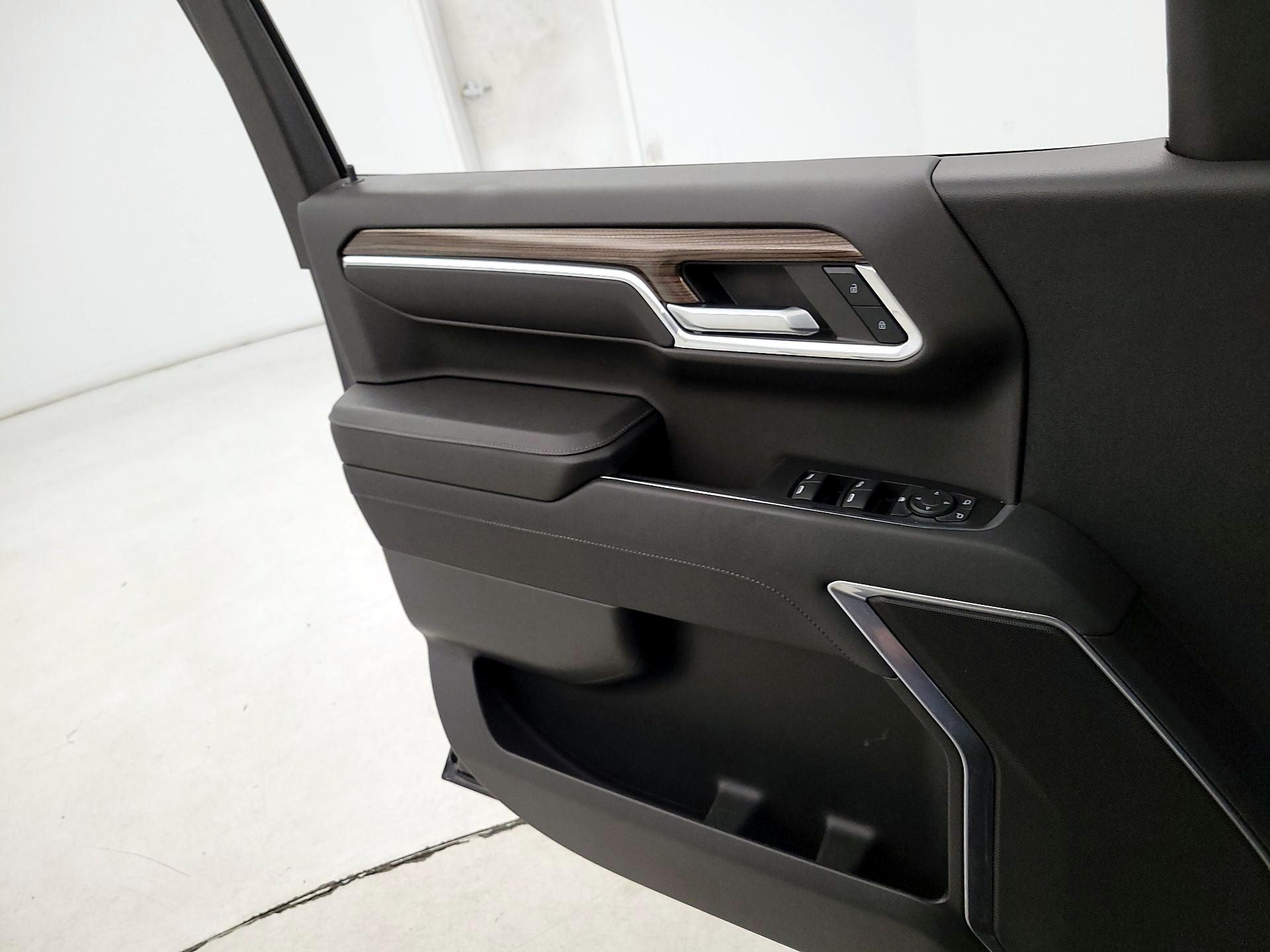 Thumbnail: 2023 Chevrolet Silverado 1500 - 12