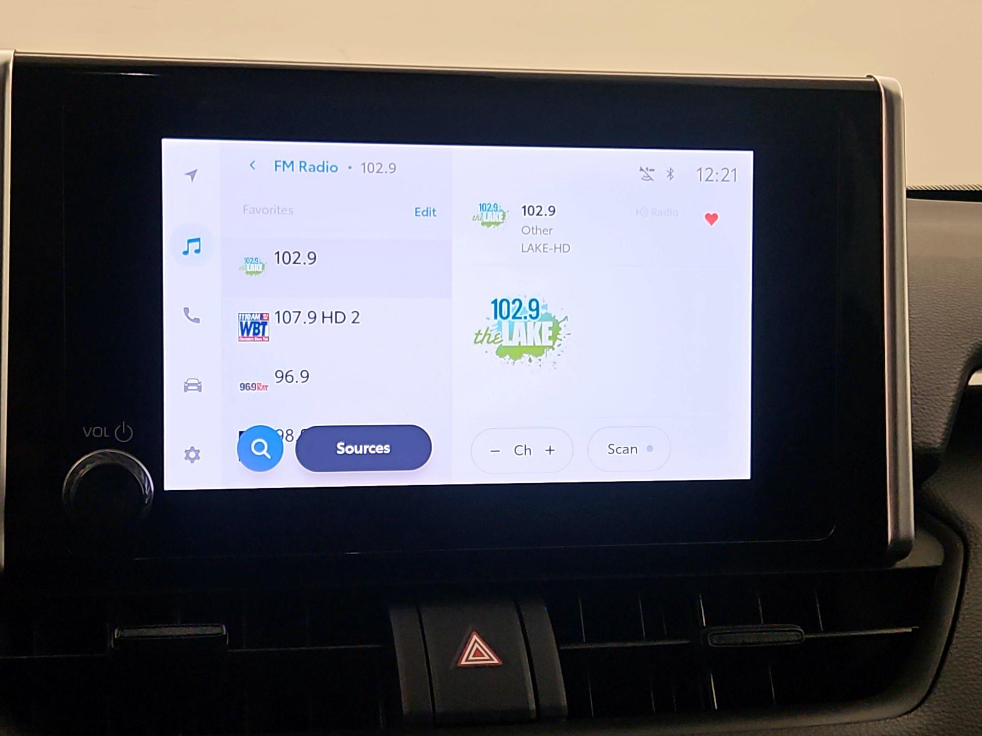 Thumbnail: 2023 Toyota RAV4 - 15