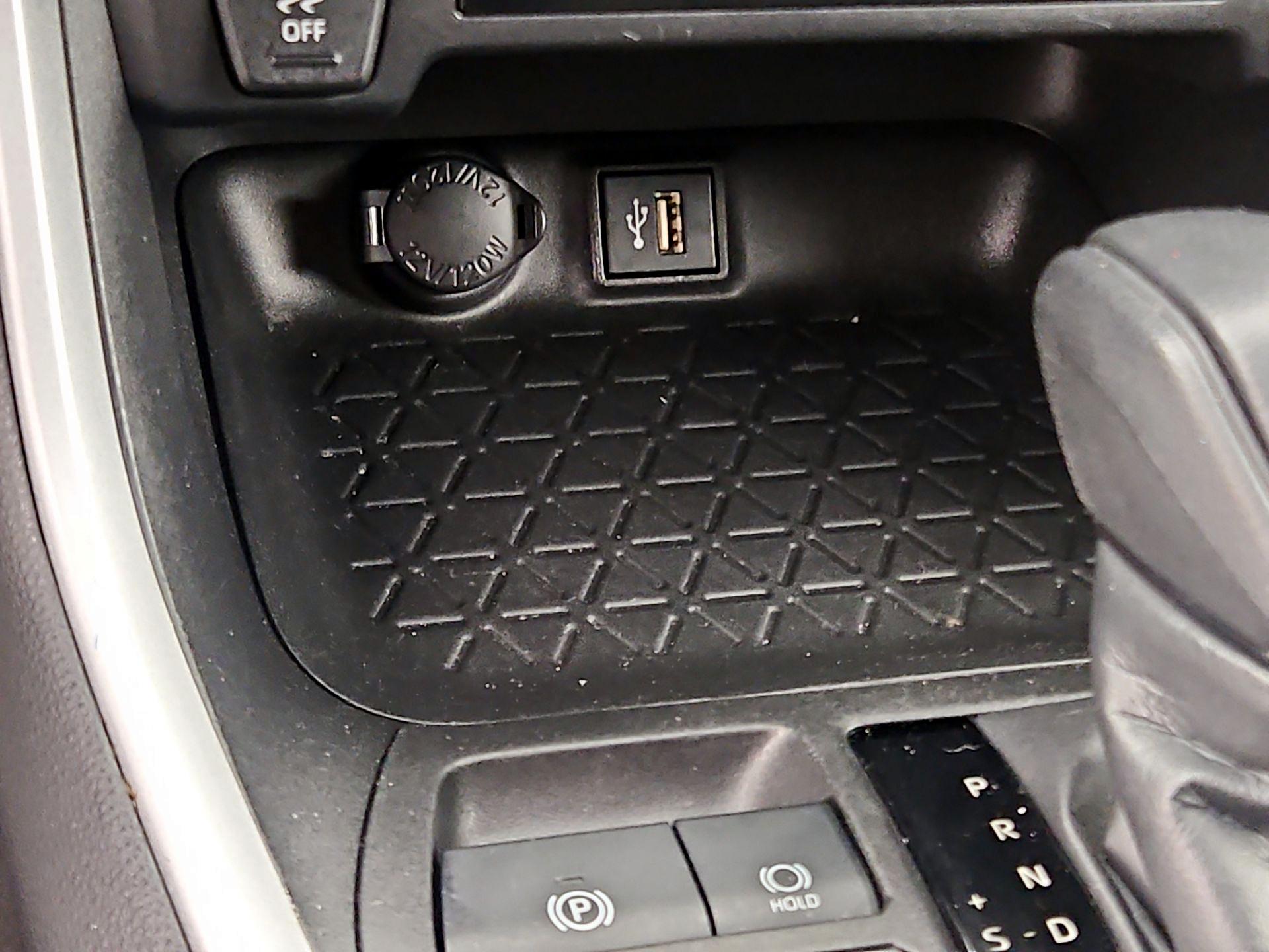 Thumbnail: 2023 Toyota RAV4 - 18