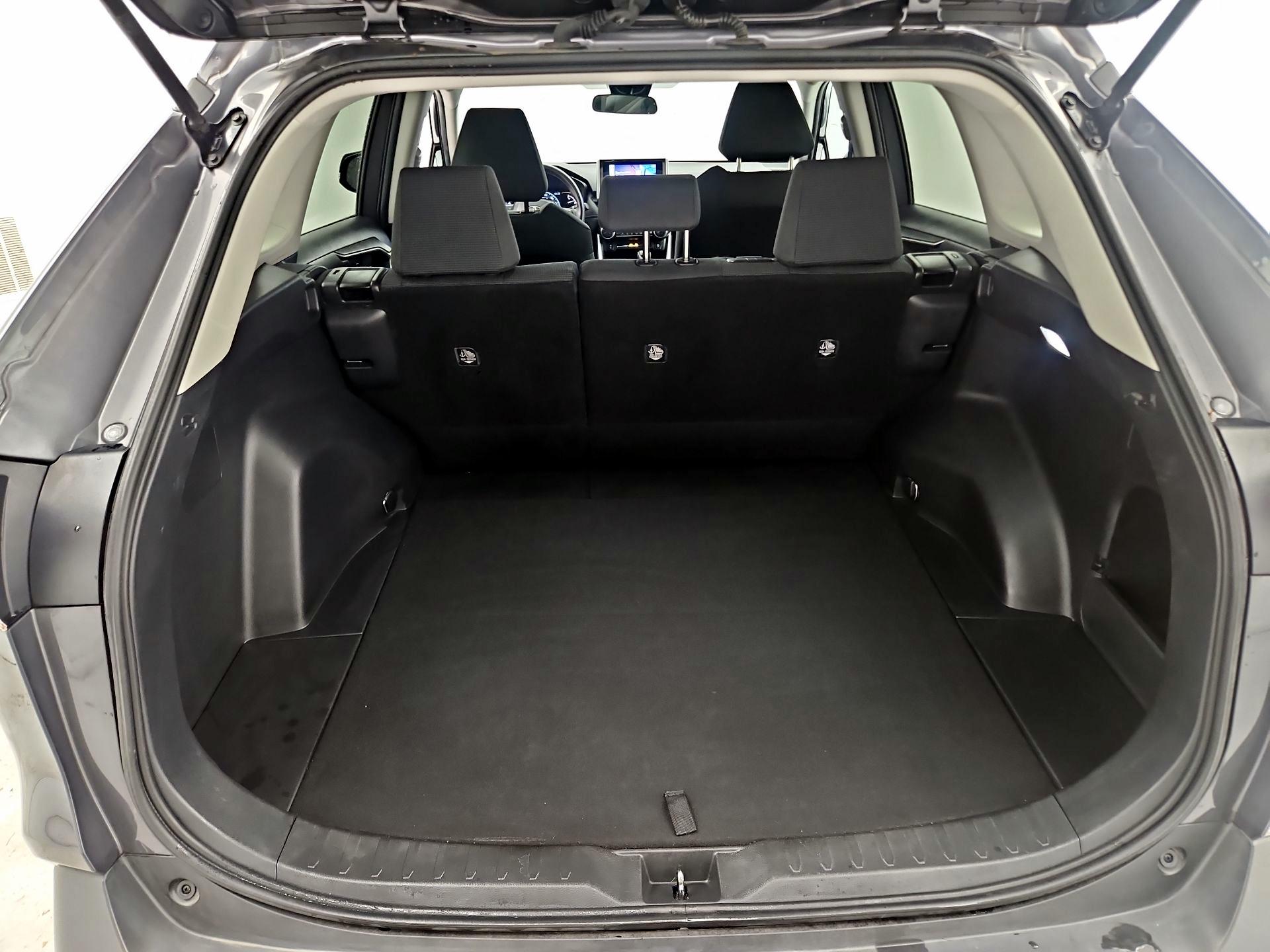 Thumbnail: 2023 Toyota RAV4 - 20